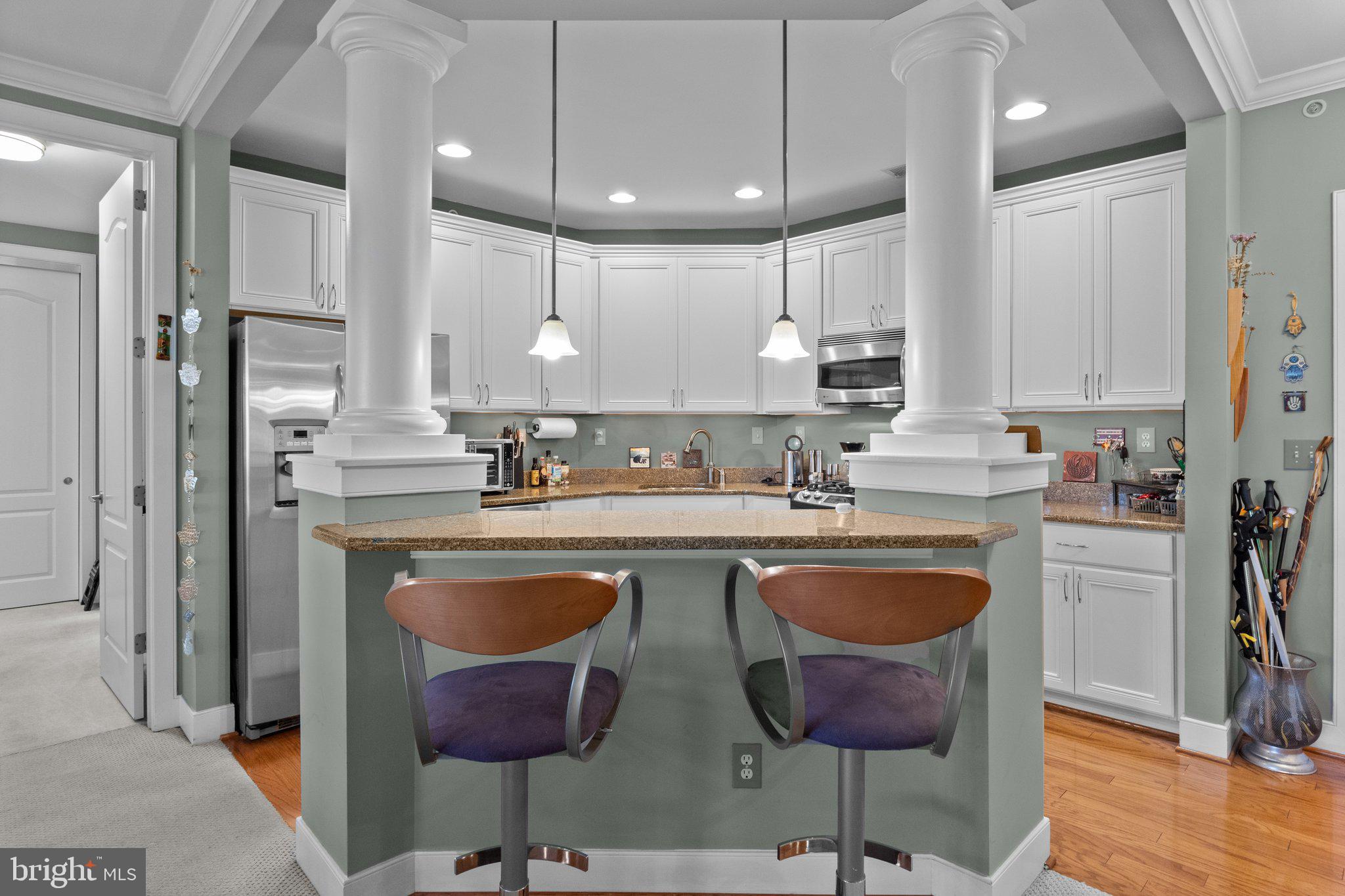 MERIDIAN VALLEY SQ - Residential