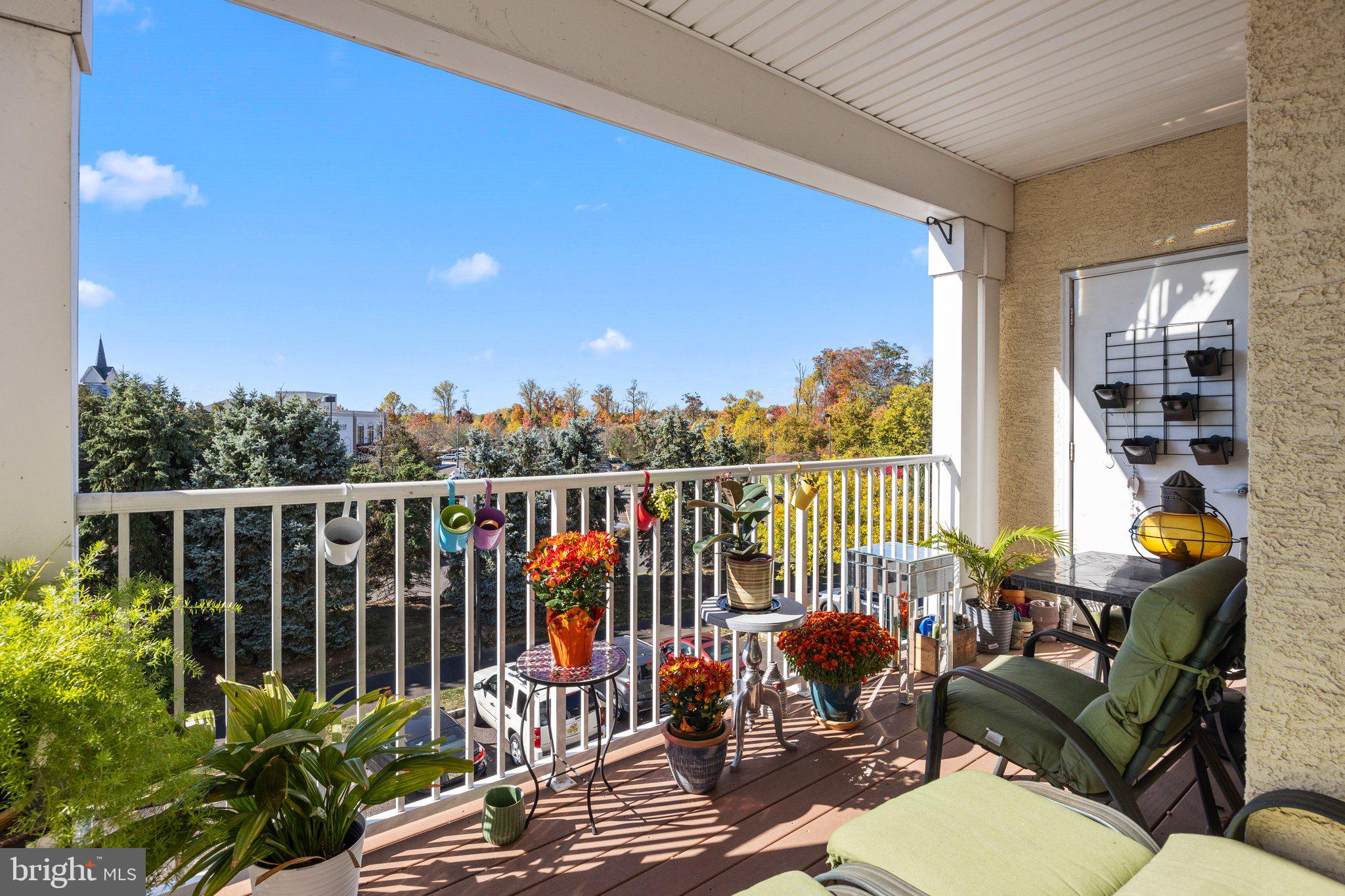 MERIDIAN VALLEY SQ - Residential