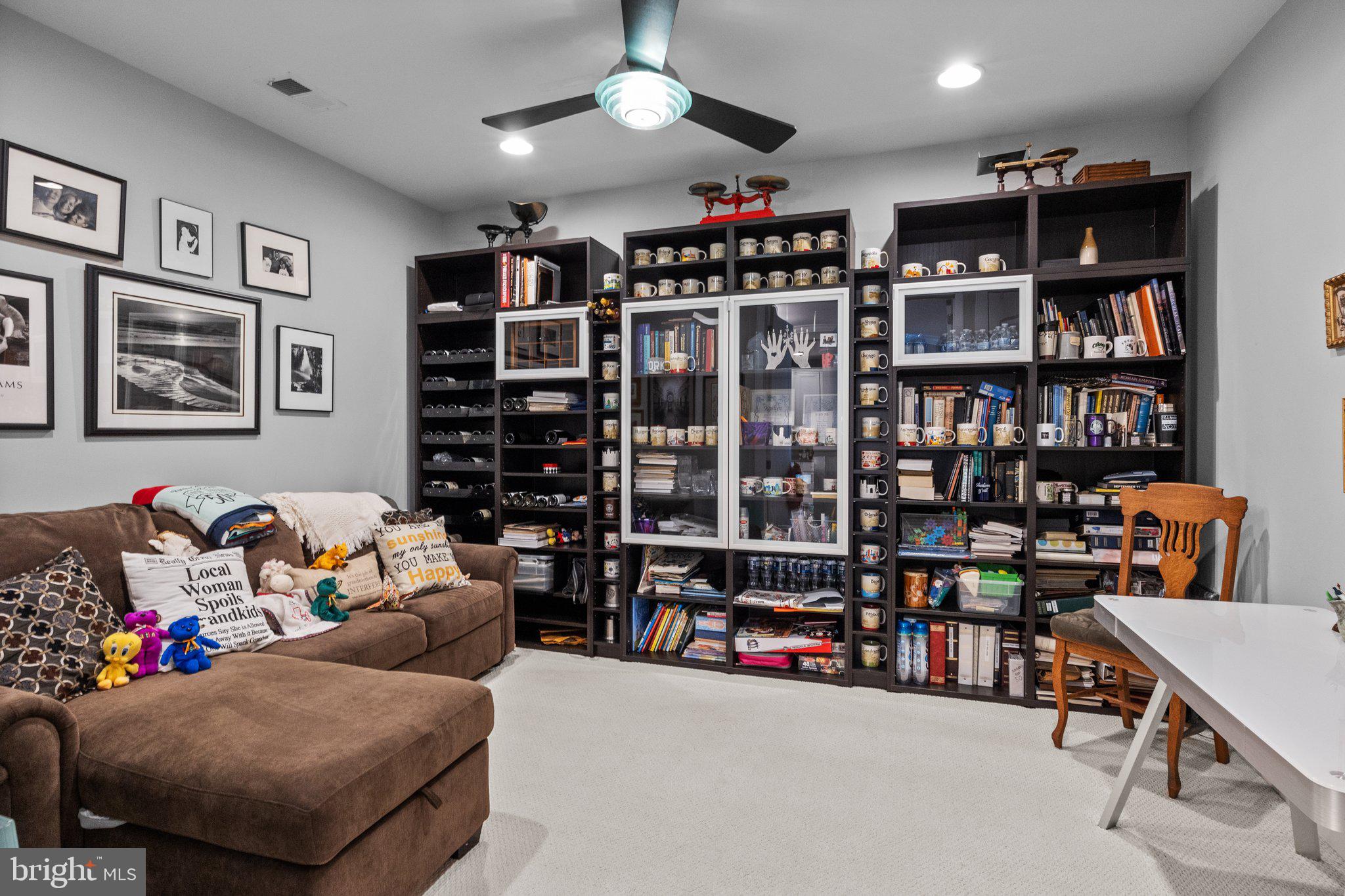 MERIDIAN VALLEY SQ - Residential