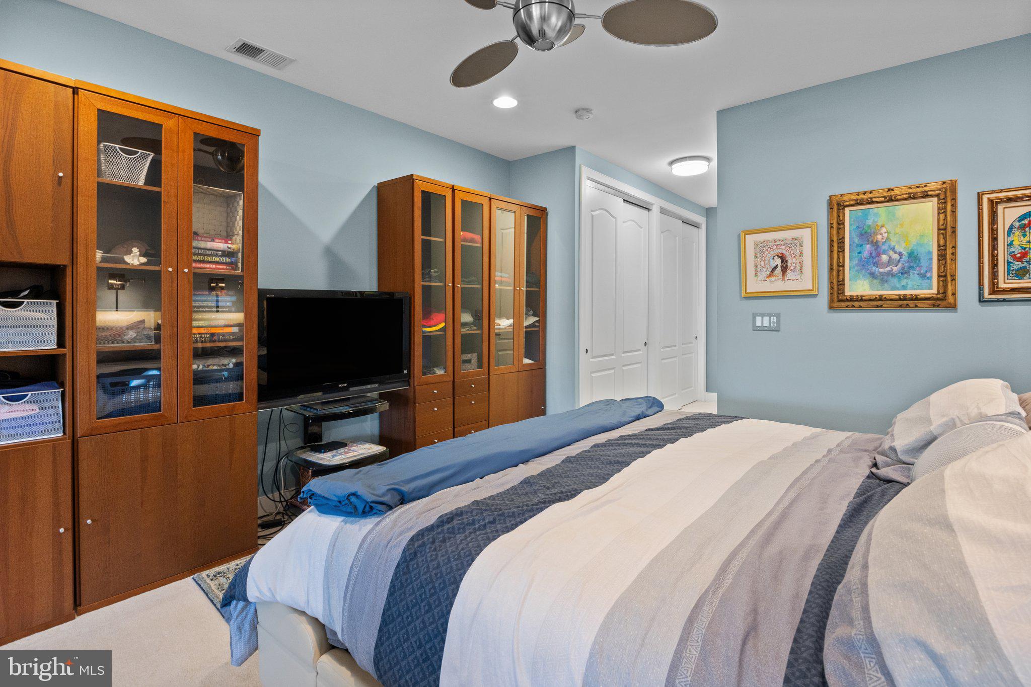 MERIDIAN VALLEY SQ - Residential