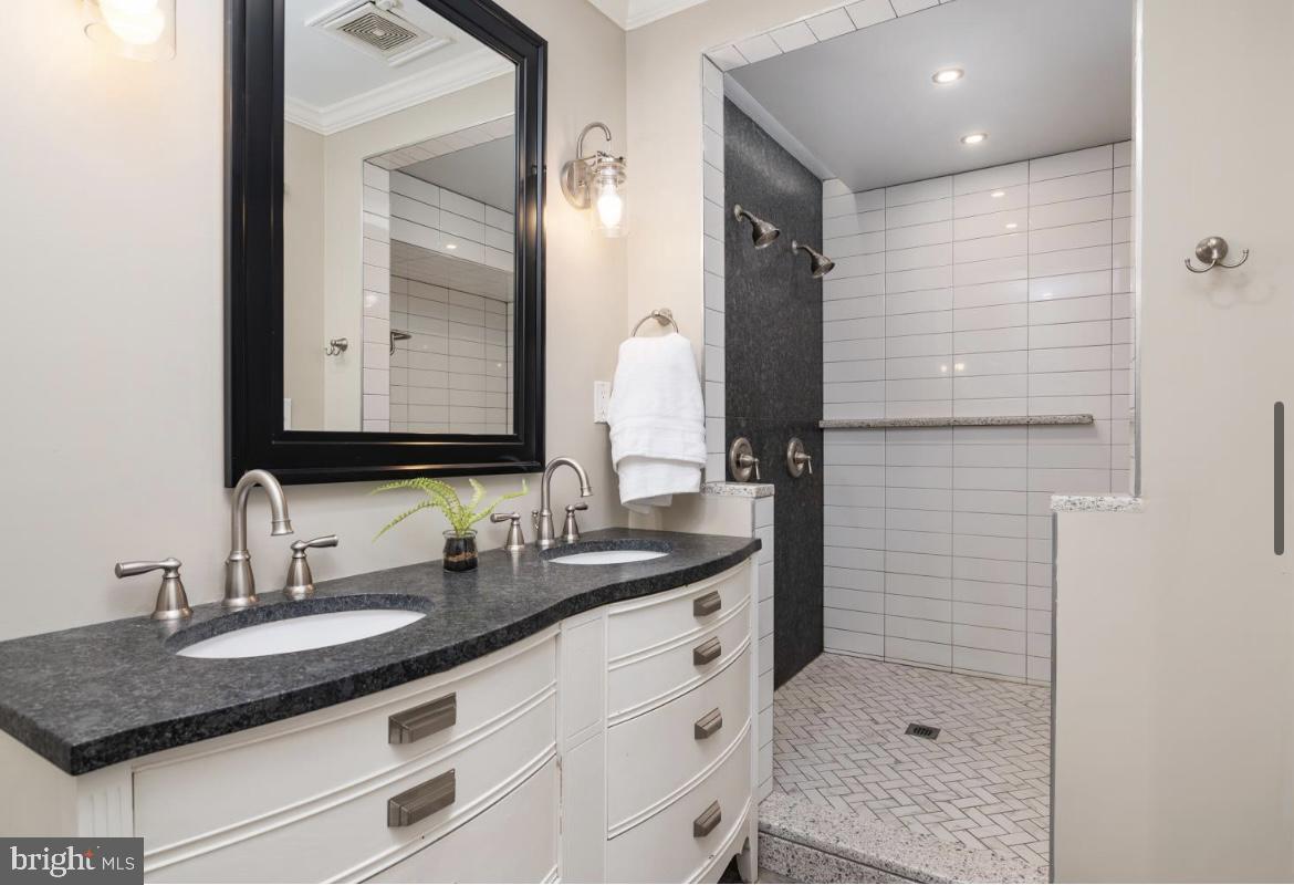 BEECHWOOD ON THE BURLEY - Residential Lease