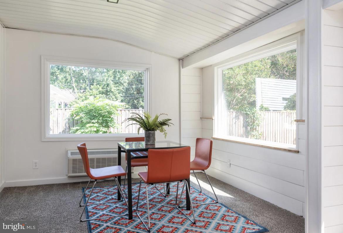 BEECHWOOD ON THE BURLEY - Residential Lease