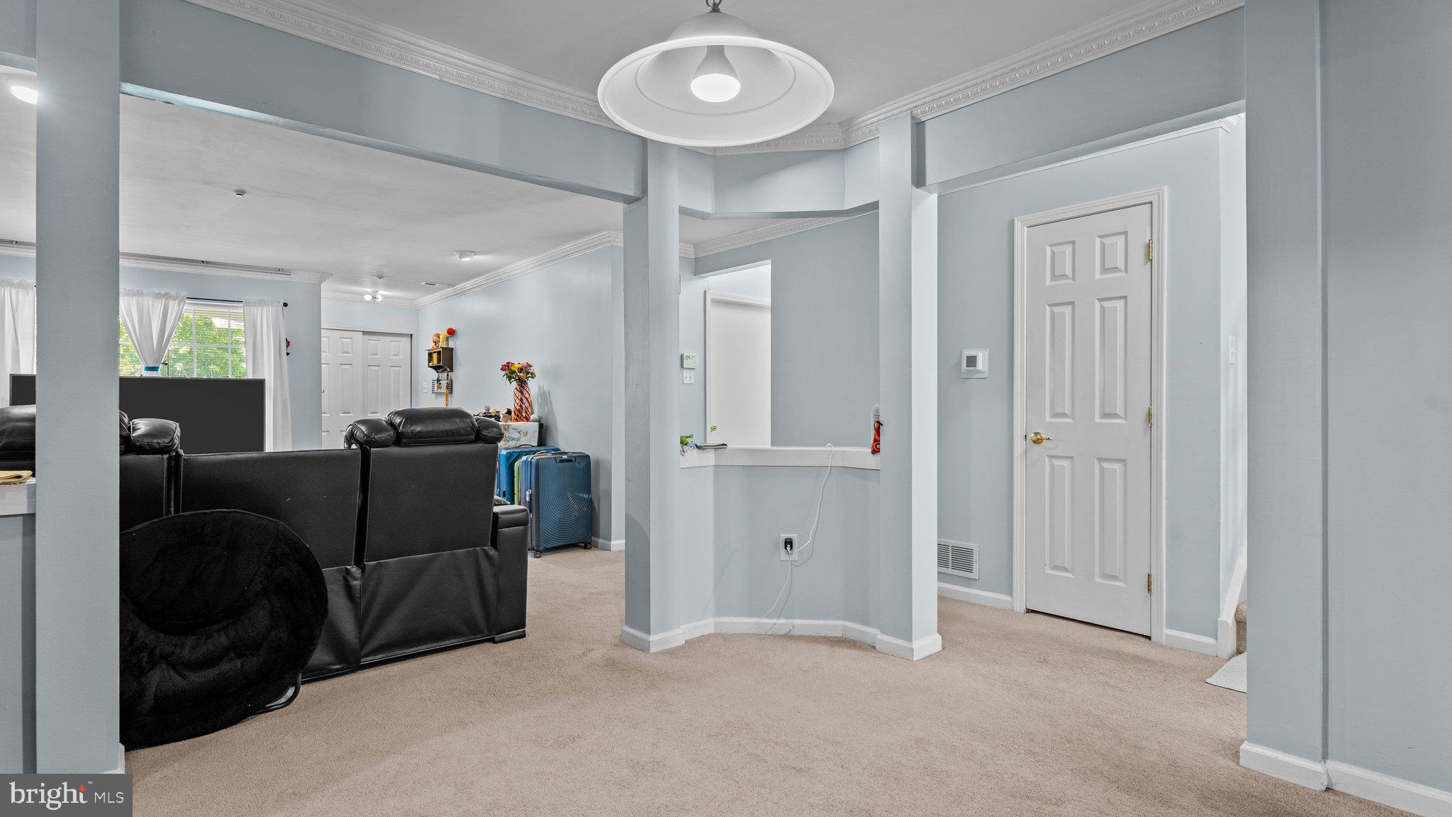 302 WESTON LANE 23