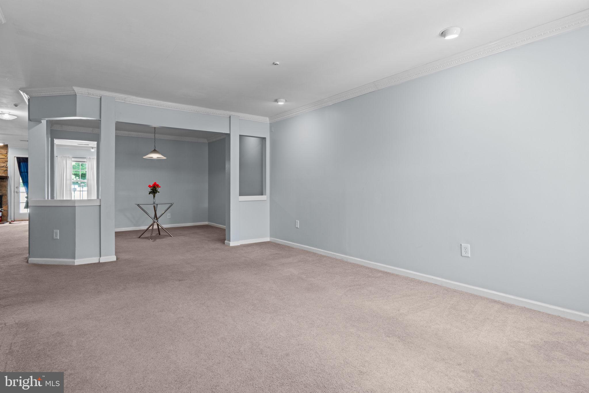 302 WESTON LANE 23