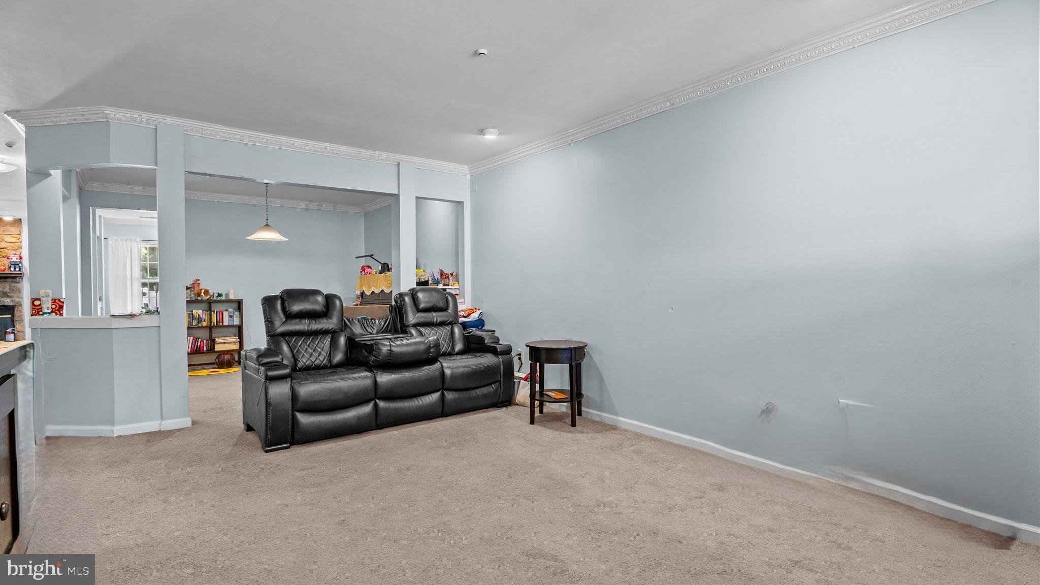 302 WESTON LANE 23