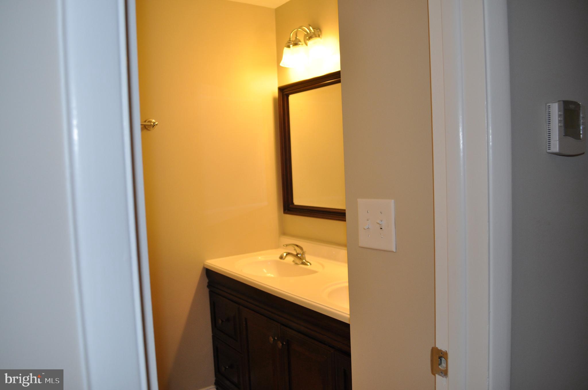 POTOMAC VALLEY - Residential Lease