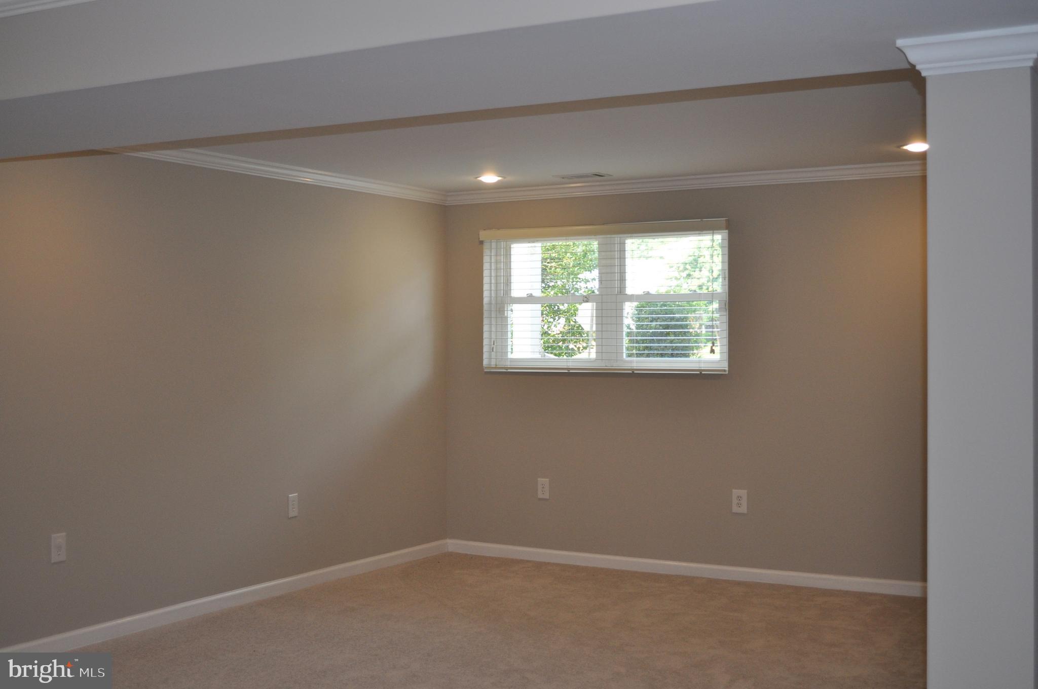 POTOMAC VALLEY - Residential Lease