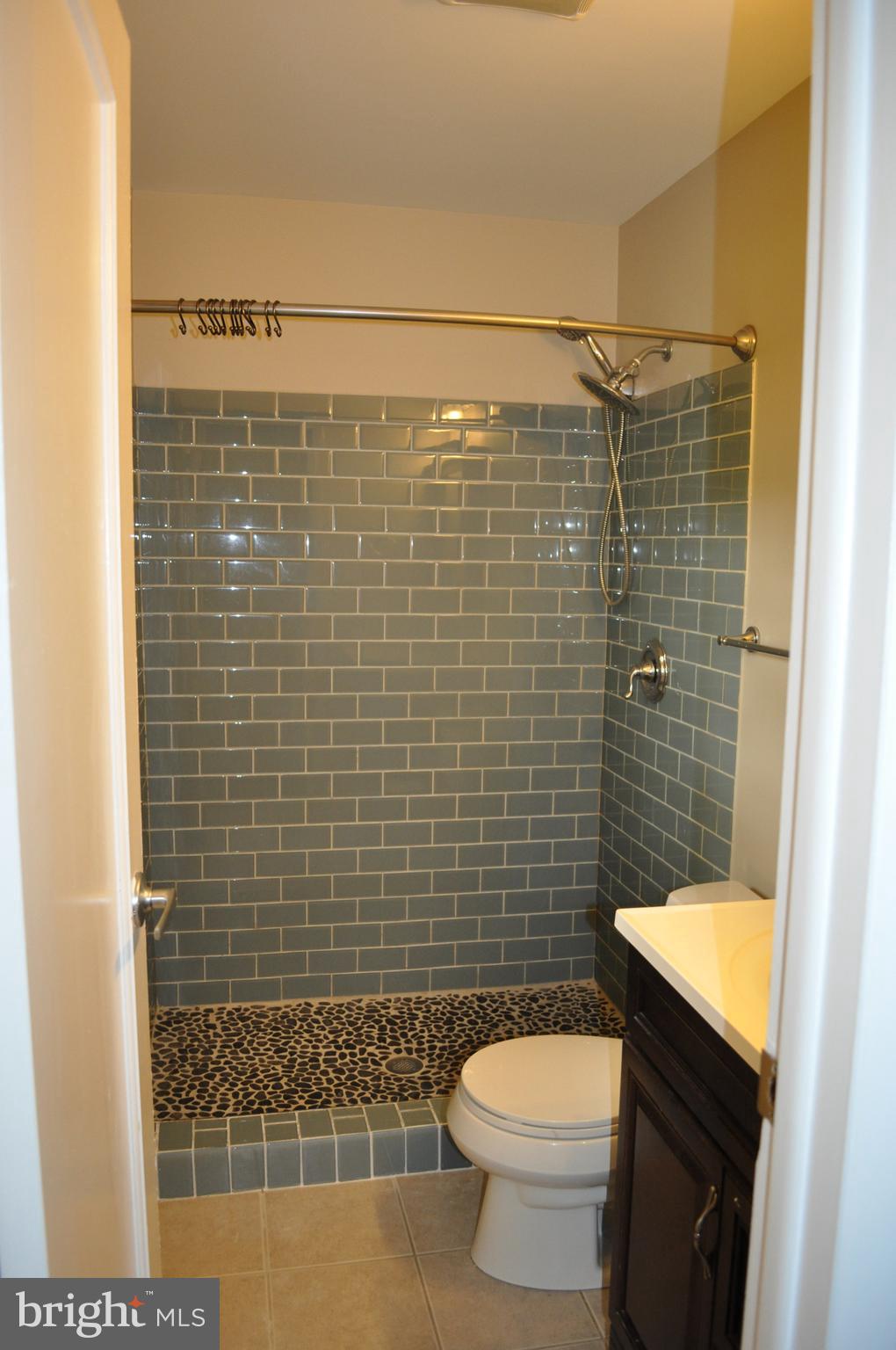 POTOMAC VALLEY - Residential Lease