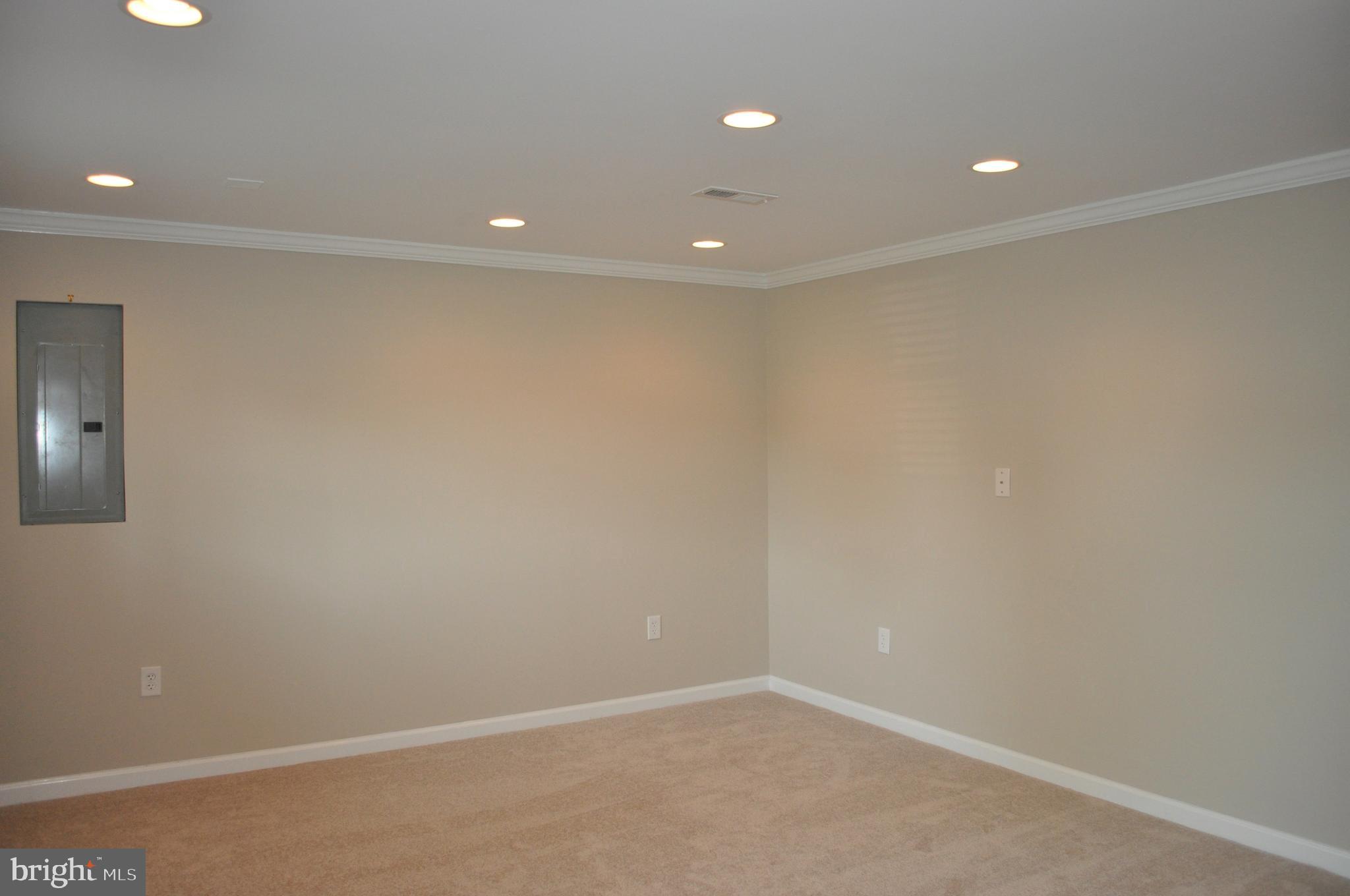 POTOMAC VALLEY - Residential Lease