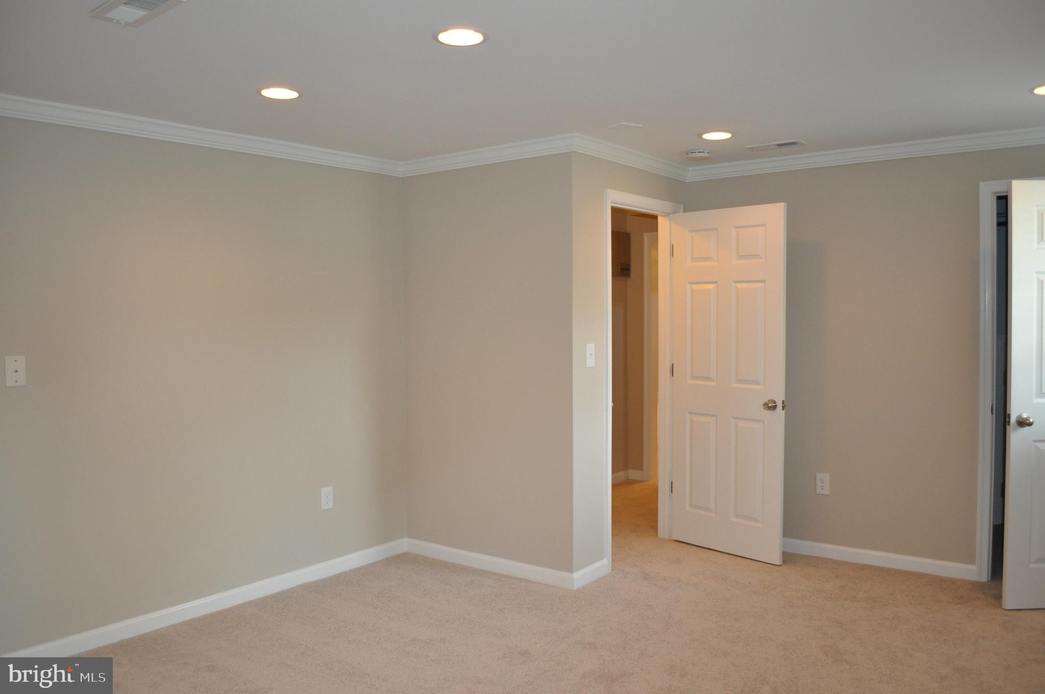 POTOMAC VALLEY - Residential Lease