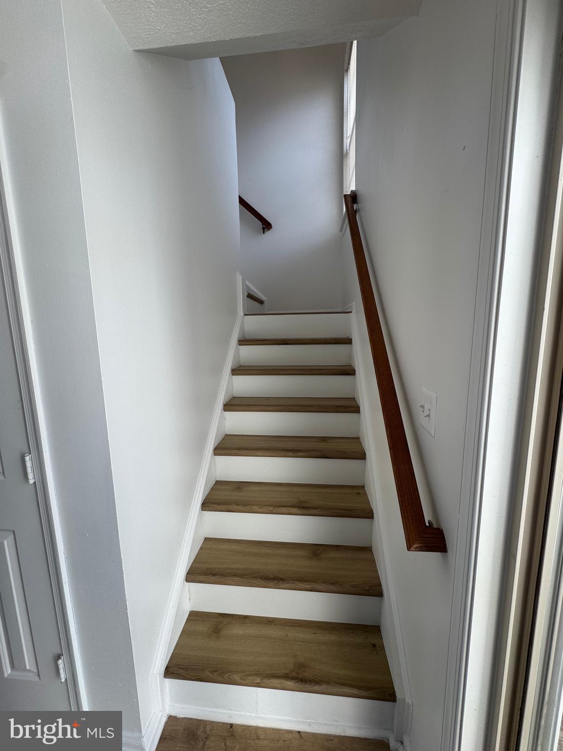 SOUTHRIDGE TOWNHOUSES - Residential Lease