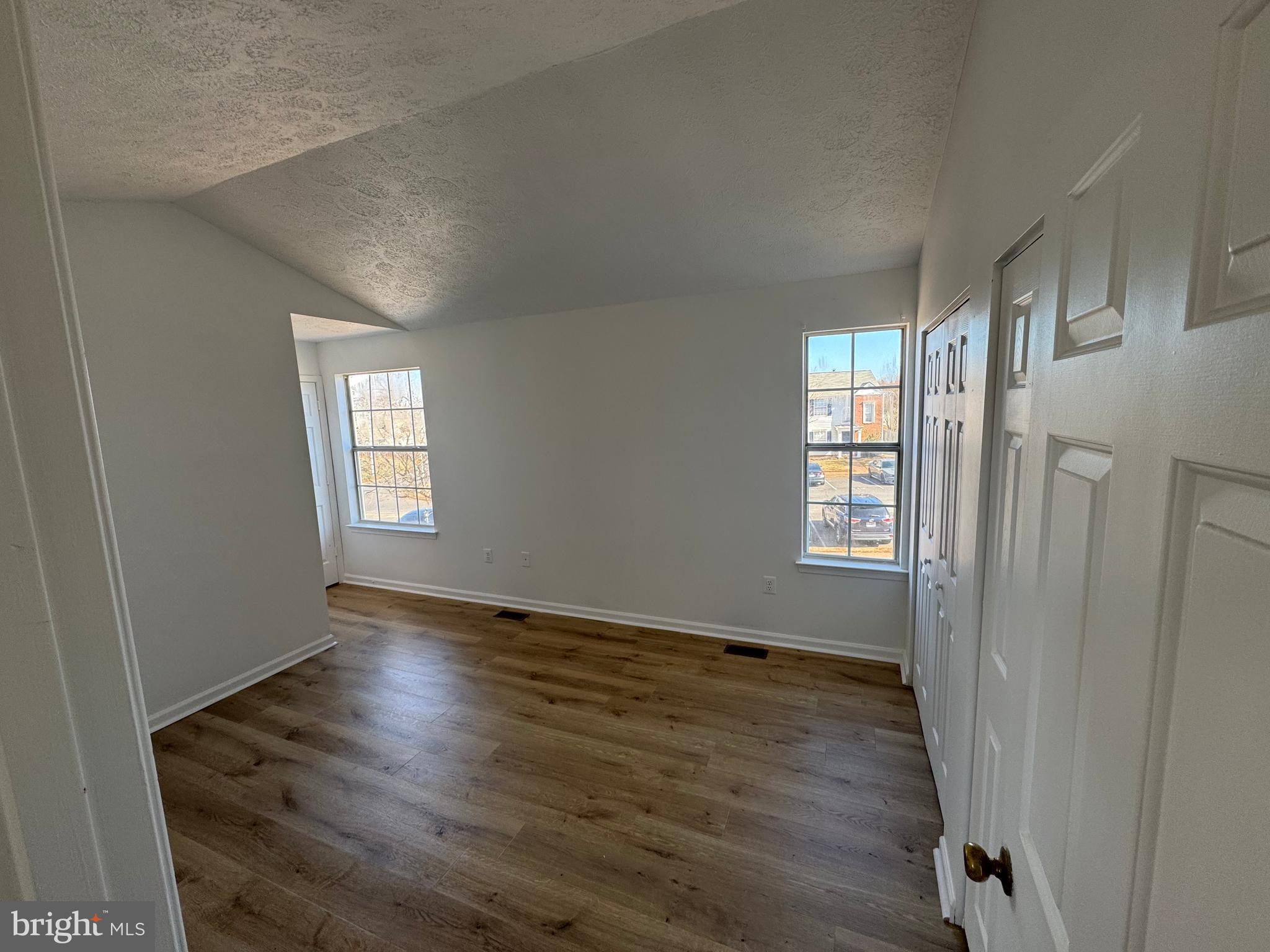 SOUTHRIDGE TOWNHOUSES - Residential Lease