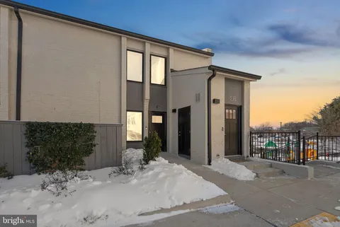 19520 Village Walk Drive Unit 3-101, Montgomery Village, MD MLS: MDMC2214958