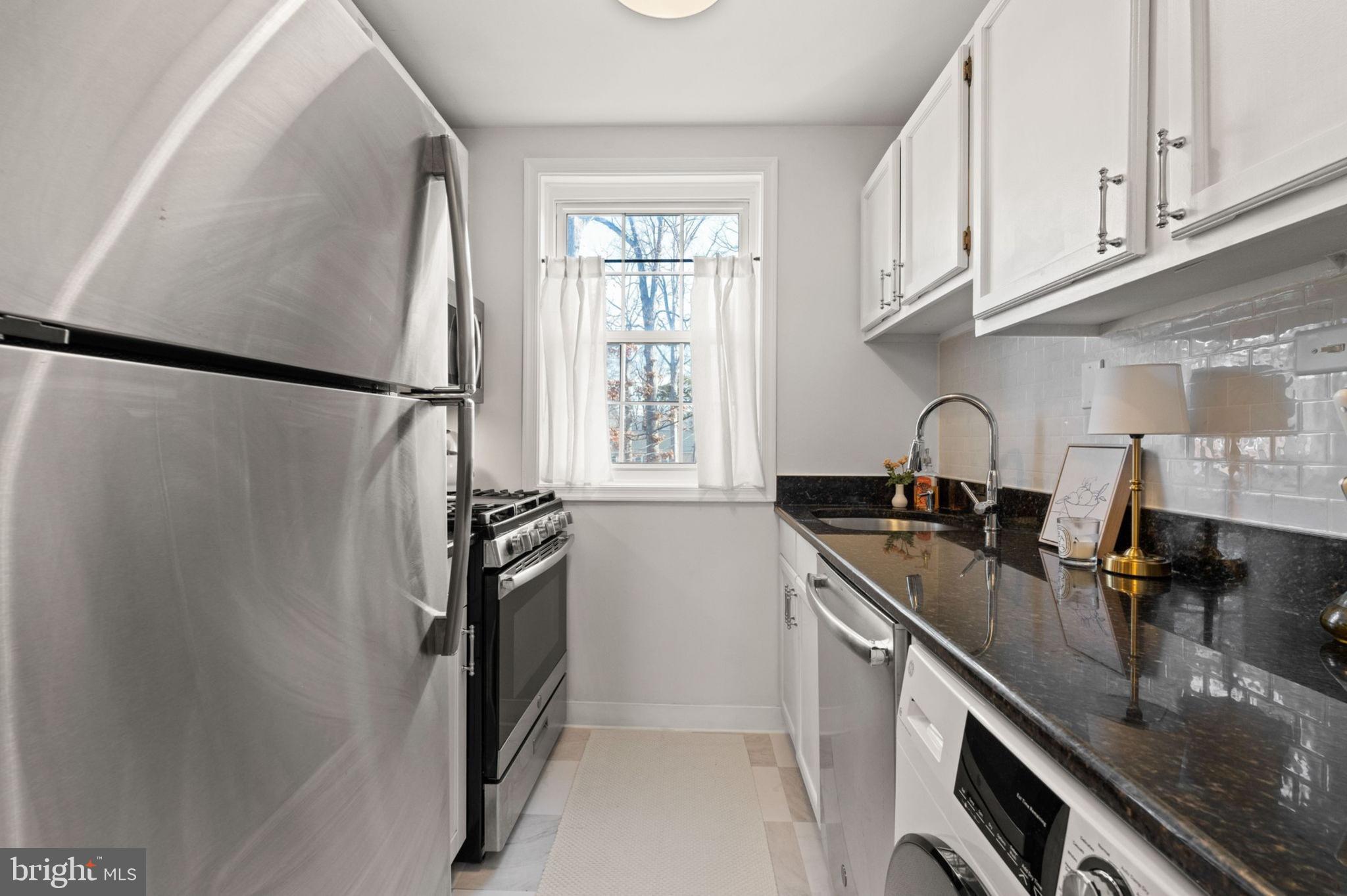 ARLINGTON OAKS - Residential