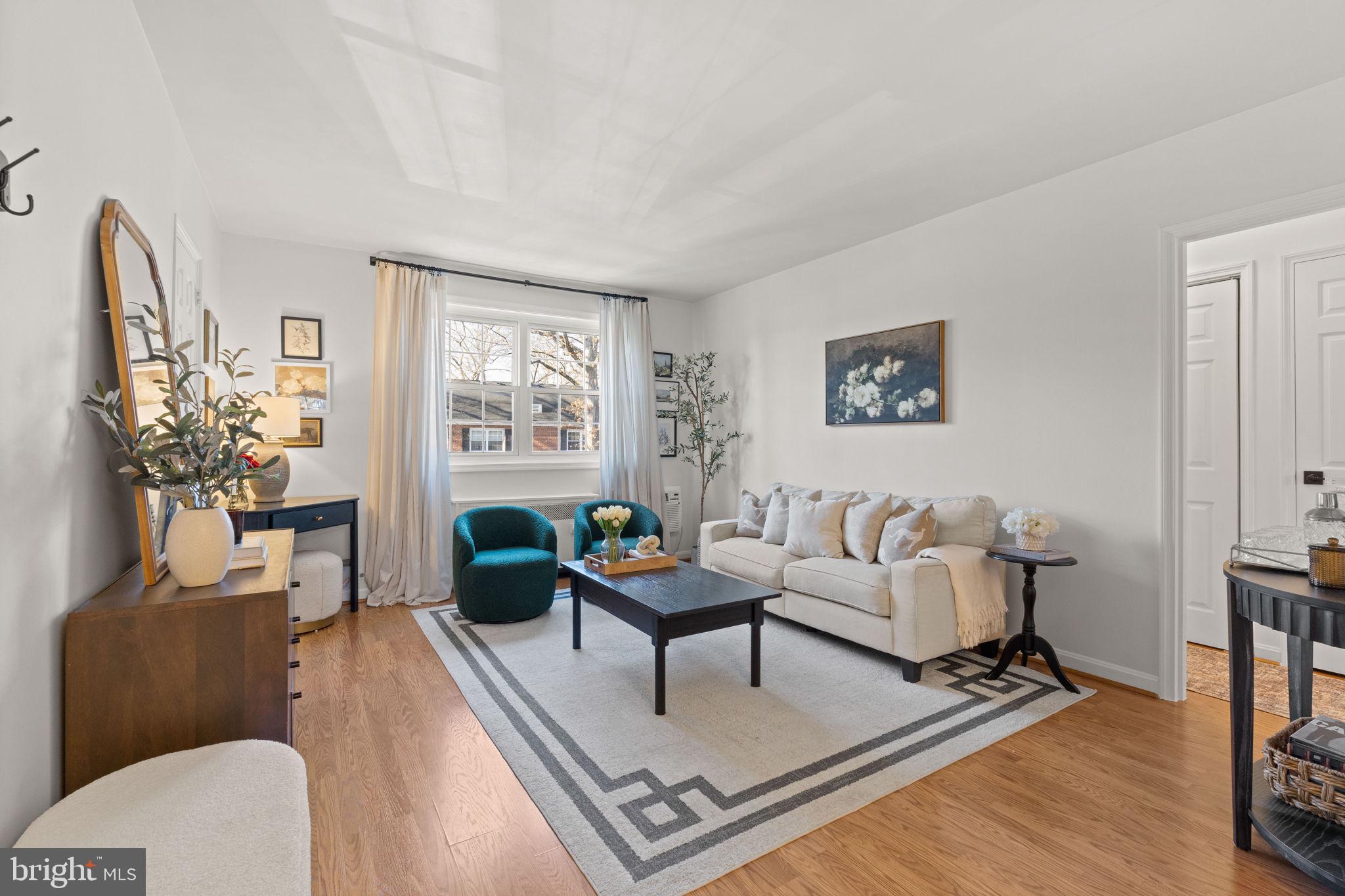 ARLINGTON OAKS - Residential