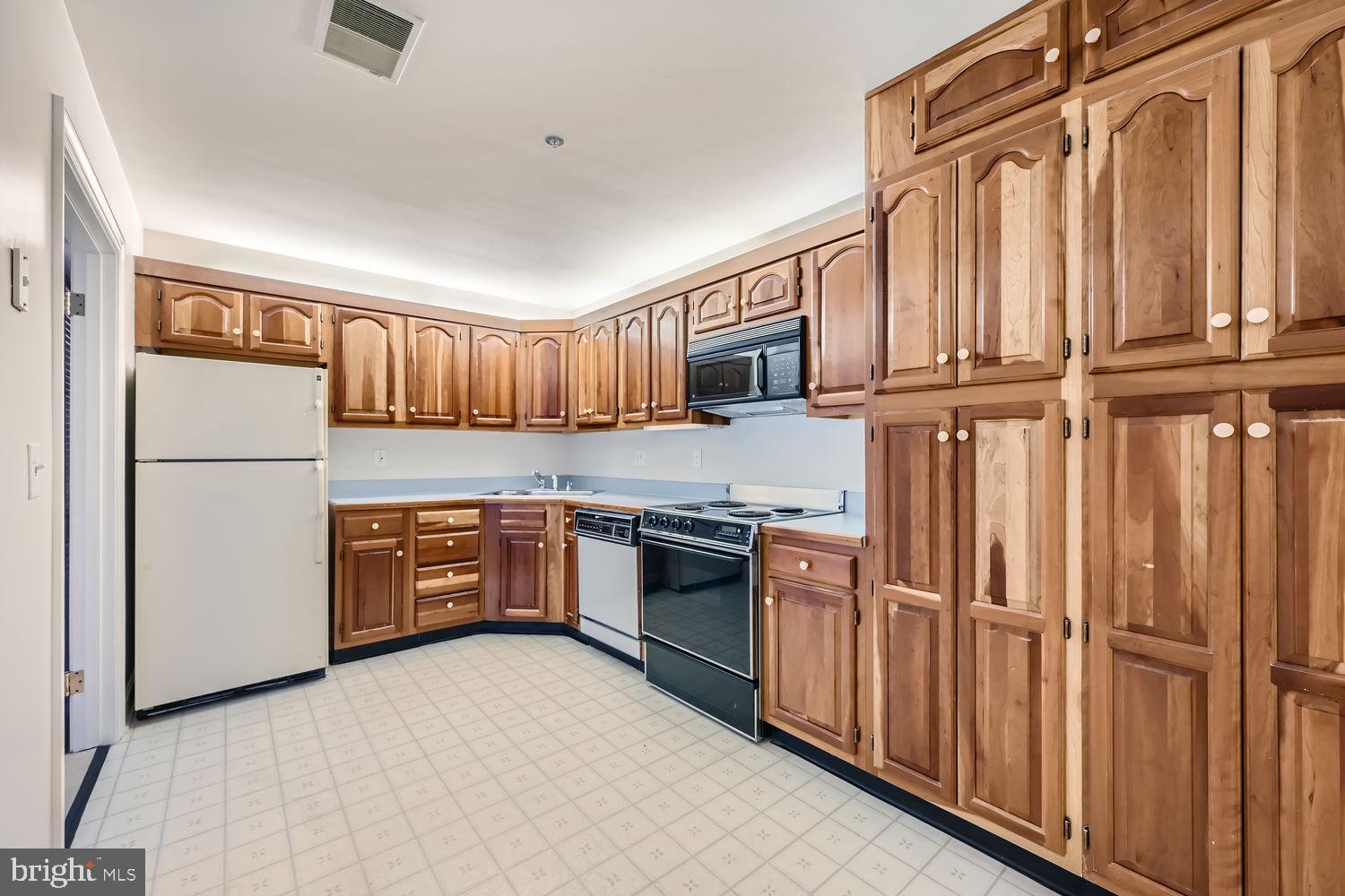 108 BRIGHTWOOD CLUB DRIVE 108