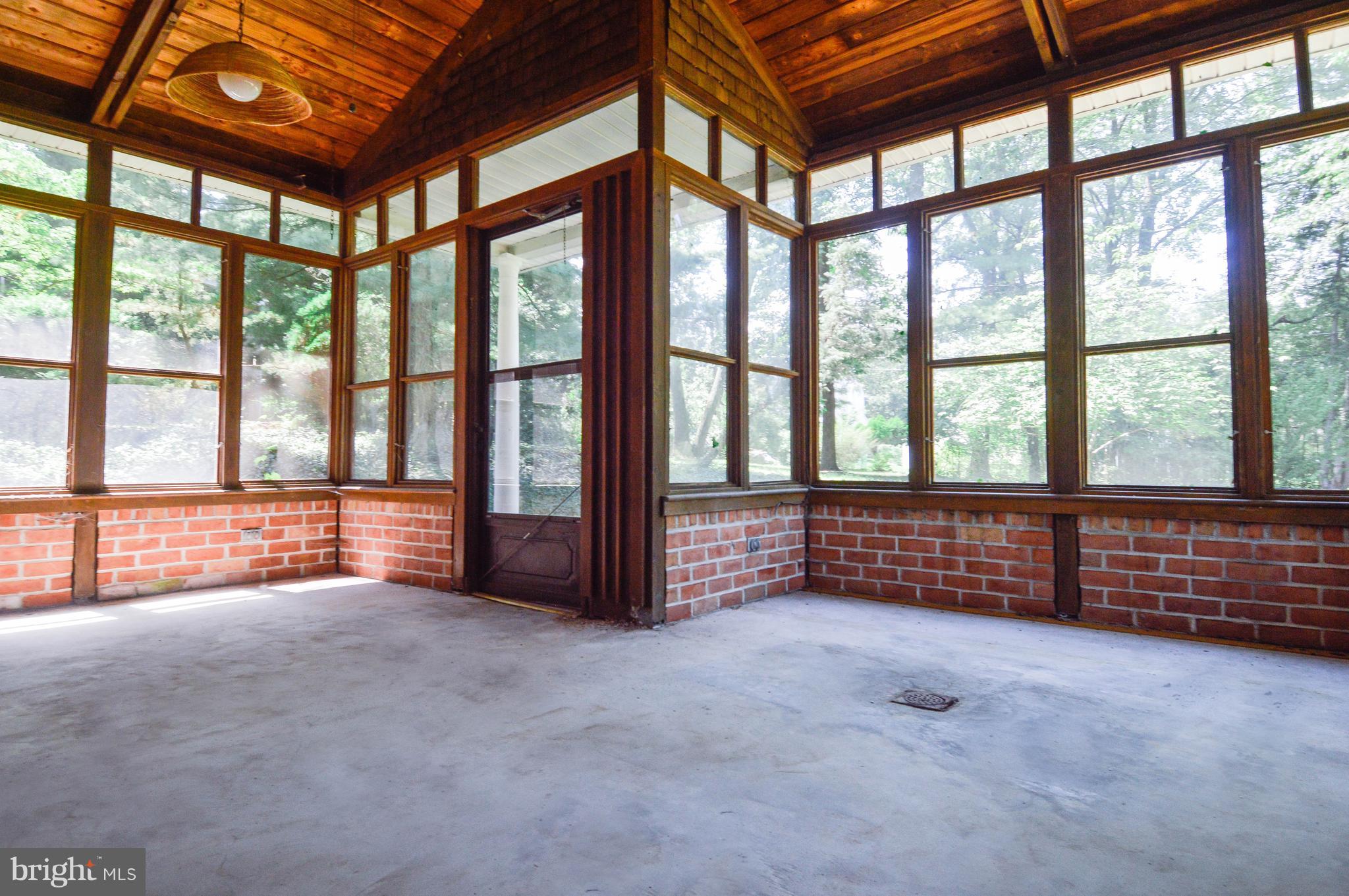 CROMWELL HEIGHTS - Residential