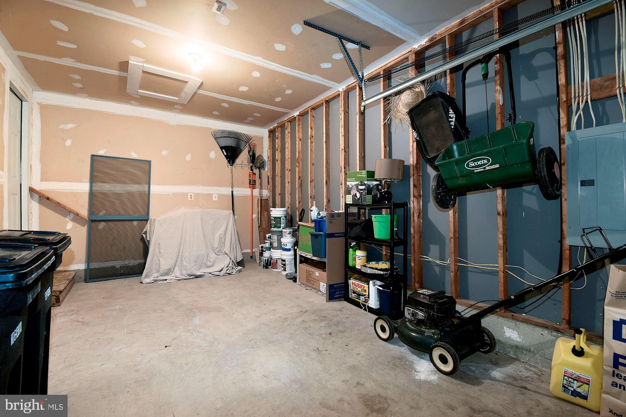 HOLLAWAY ESTATES - Residential