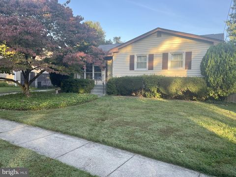 Photo of 13214 Dumbarton Drive, ROCKVILLE, MD 20853 (MLS # MDMC2202486)