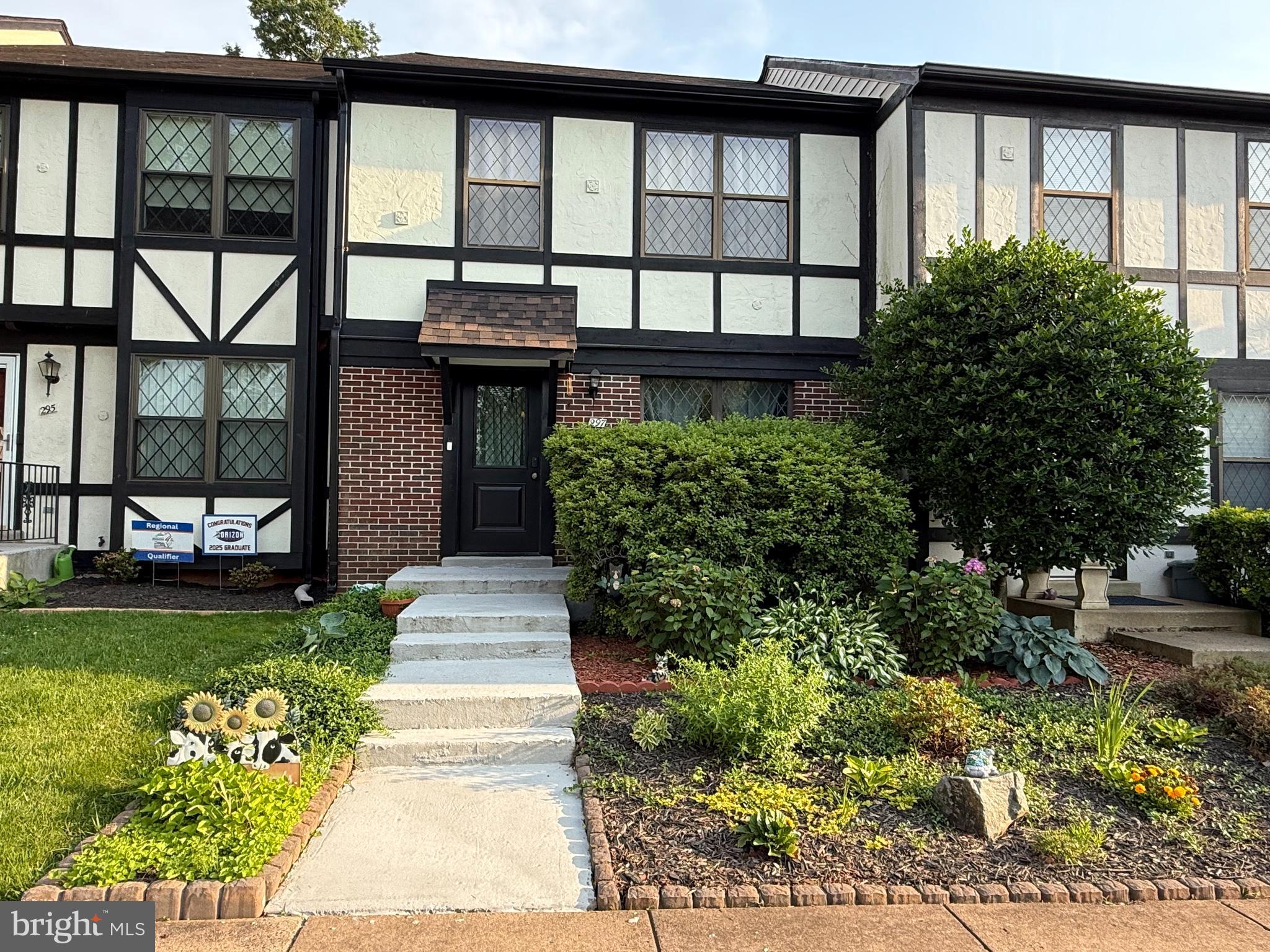 297 CHELMSFORD COURT