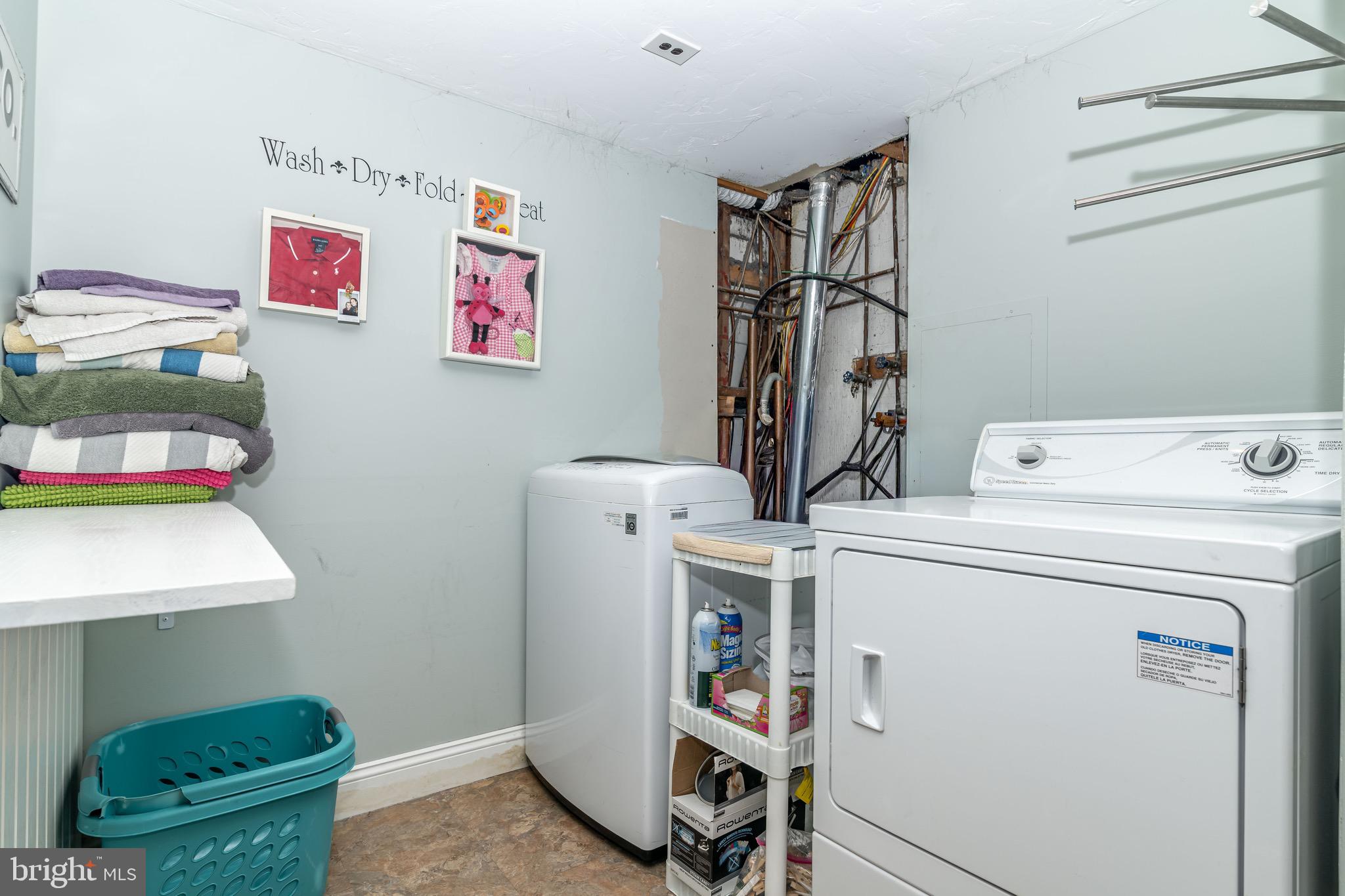 MEDFORD LAKES - Residential