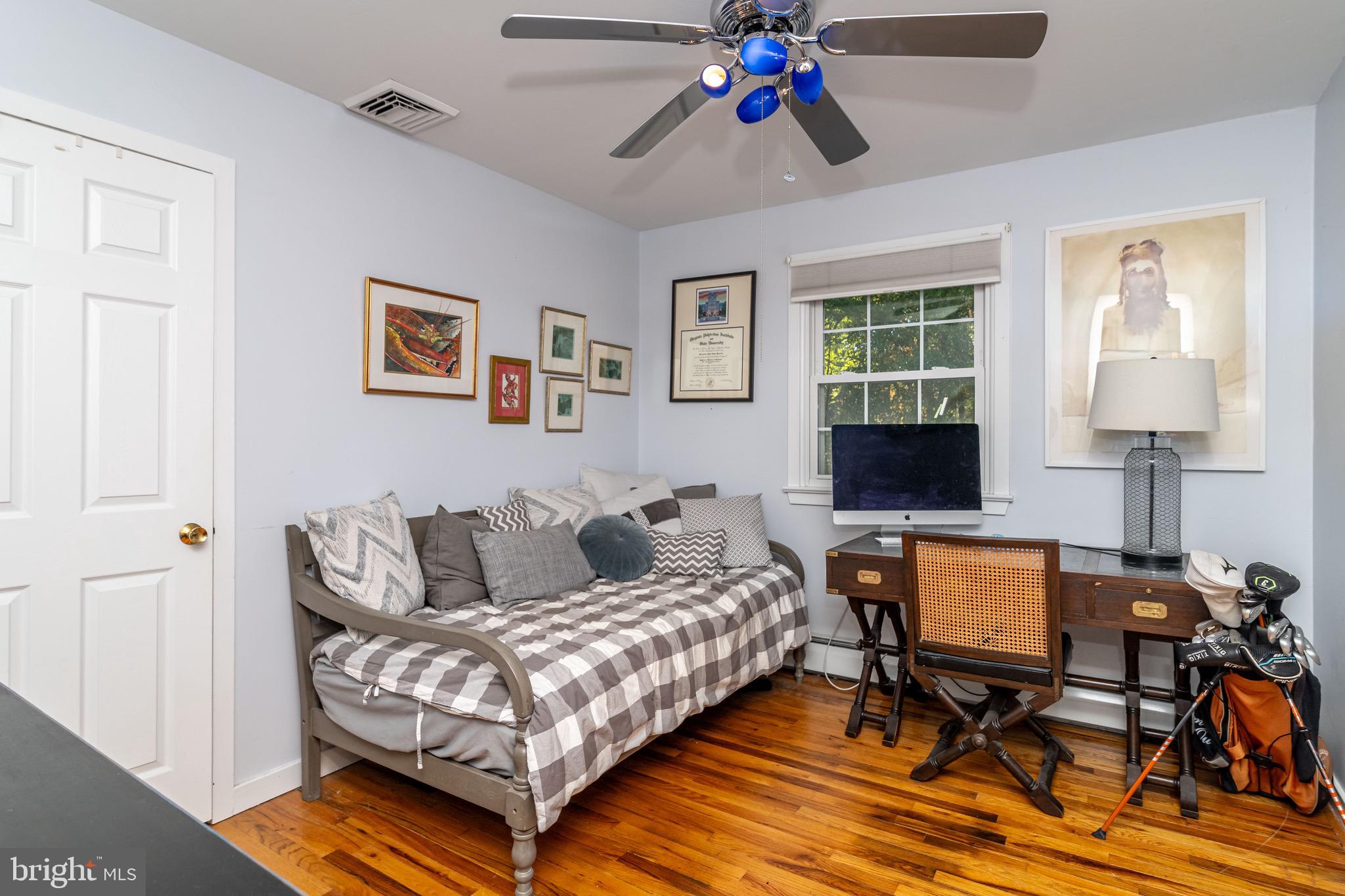 MEDFORD LAKES - Residential