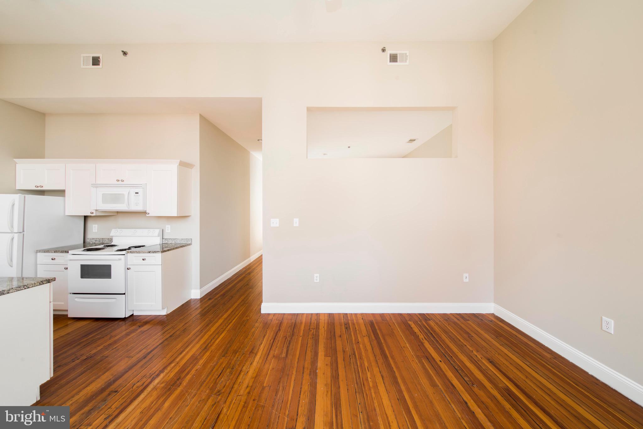 DOWNTOWN - Residential Lease