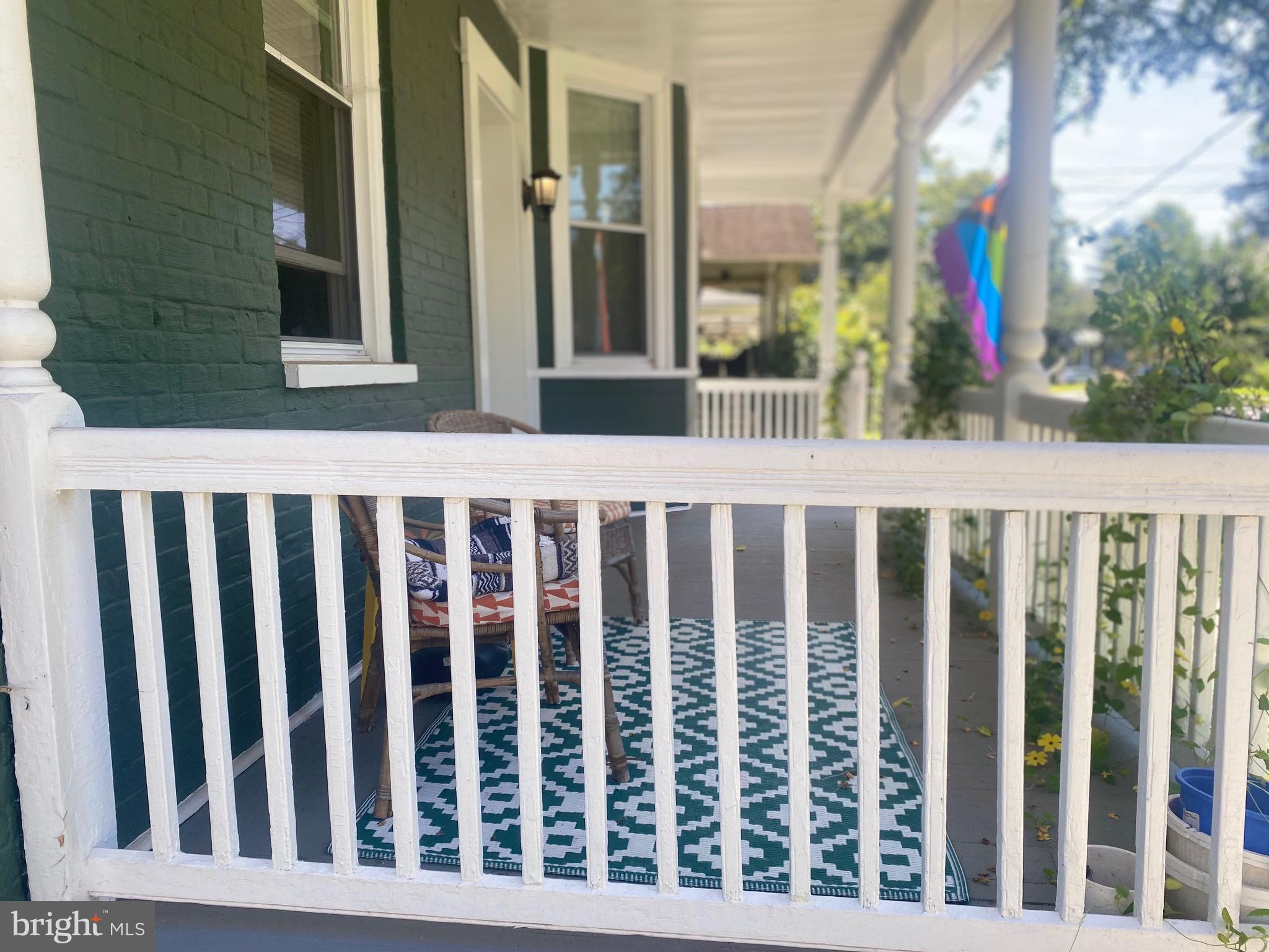 204 W REDMAN AVENUE W