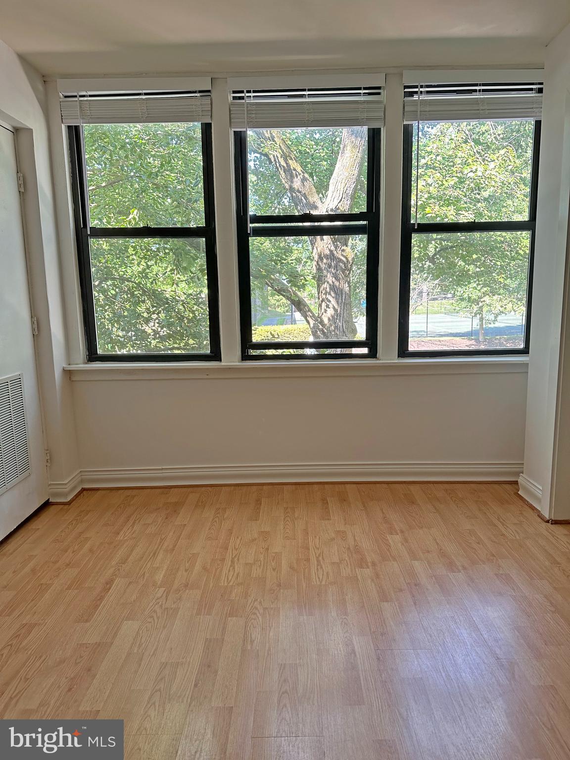 OAKLAND MILLS - Residential