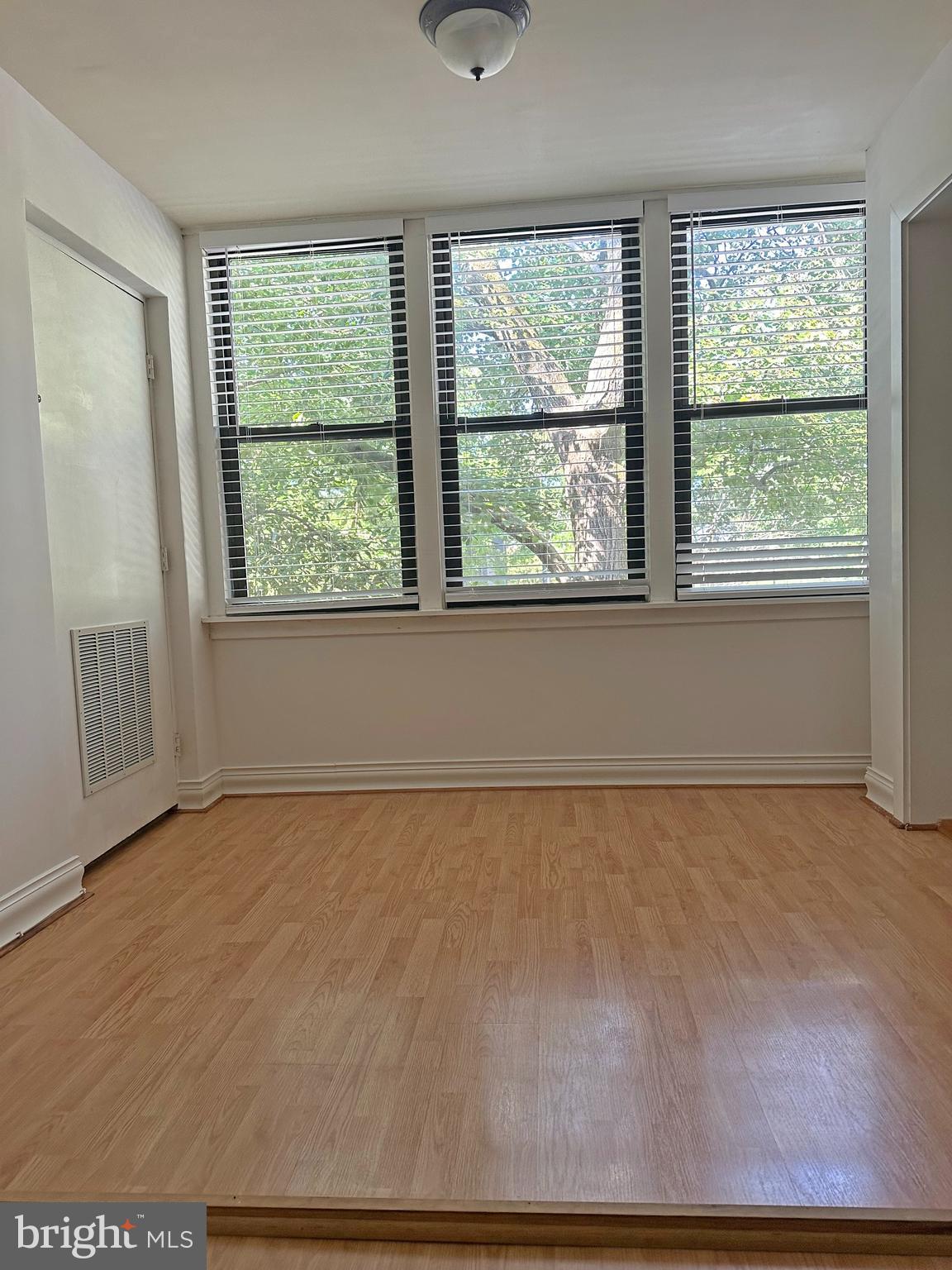 OAKLAND MILLS - Residential