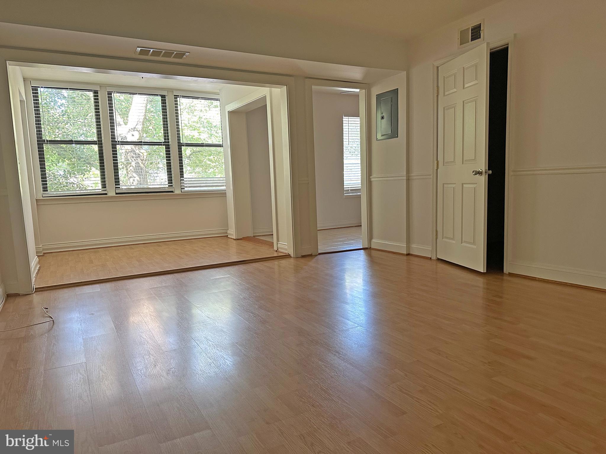 OAKLAND MILLS - Residential