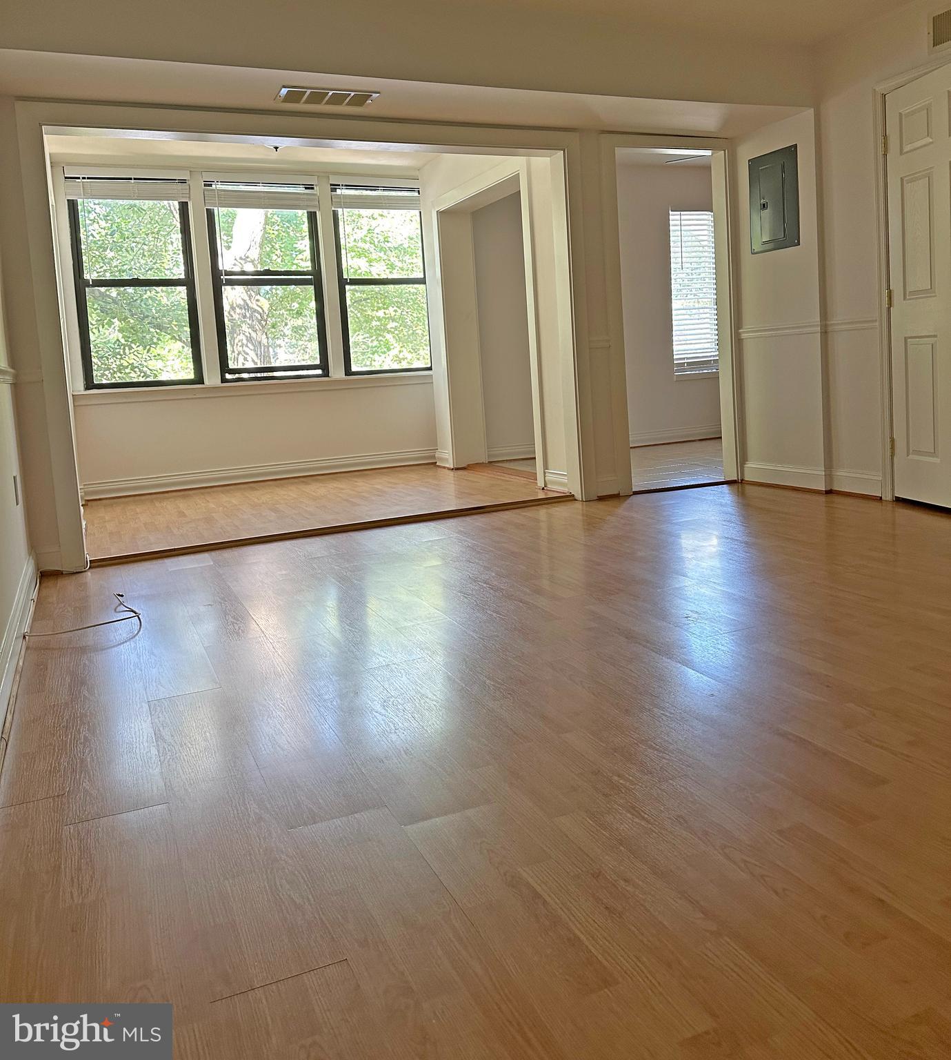 OAKLAND MILLS - Residential