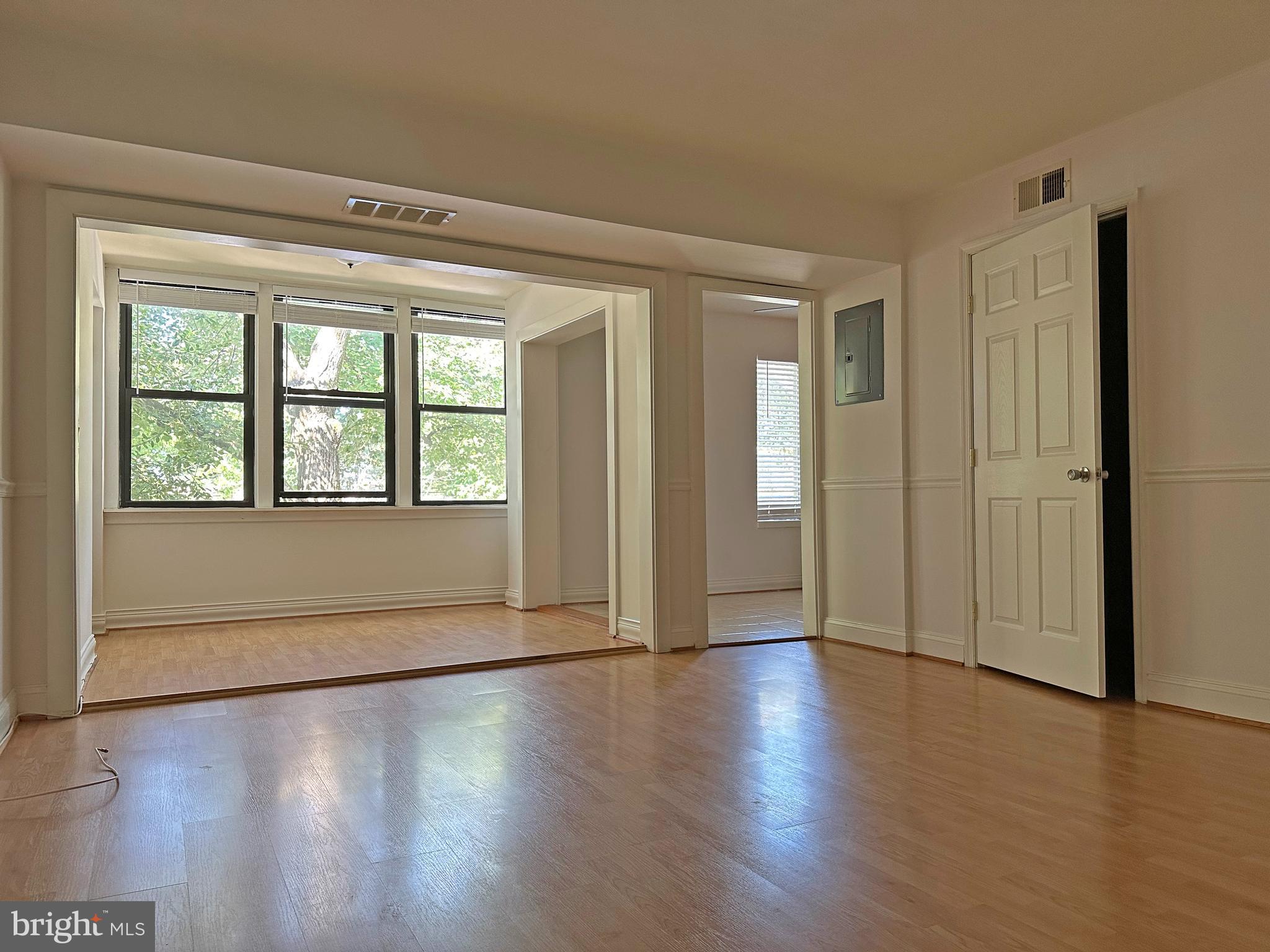 OAKLAND MILLS - Residential