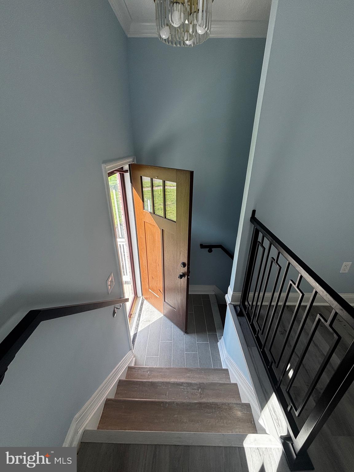 2116 TRAFALGAR DRIVE