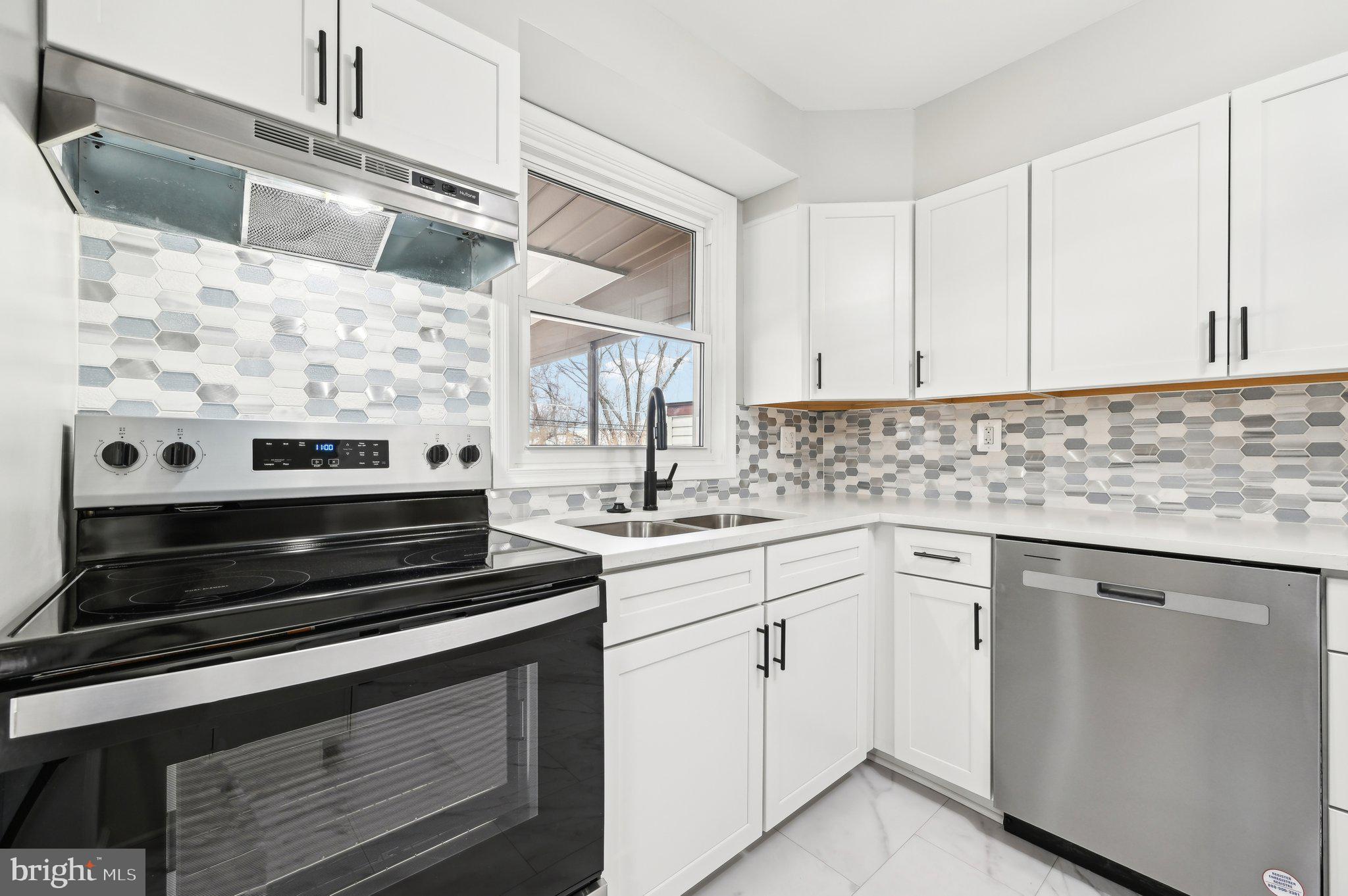 LYNNE ACRES - Residential