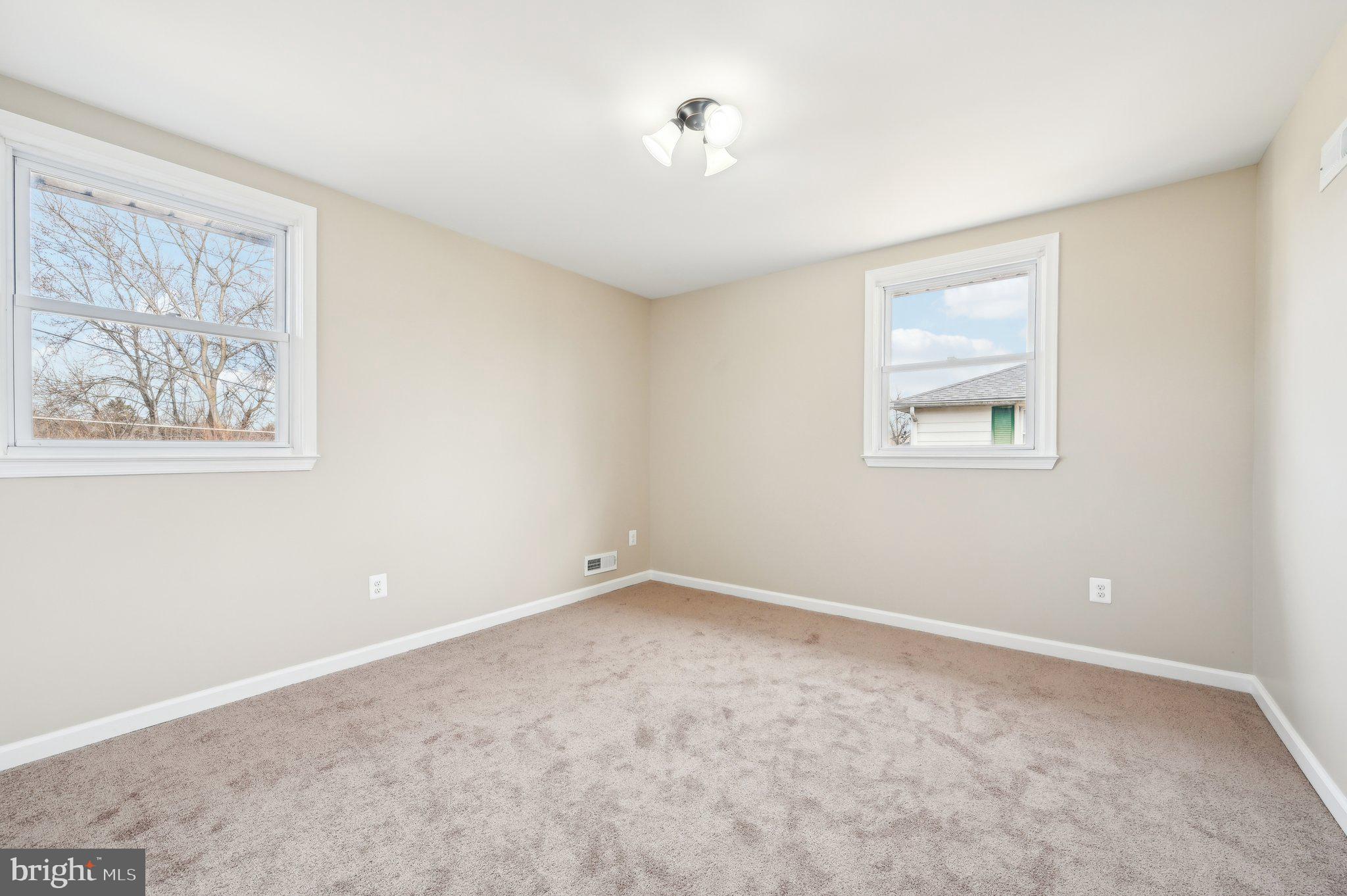 LYNNE ACRES - Residential