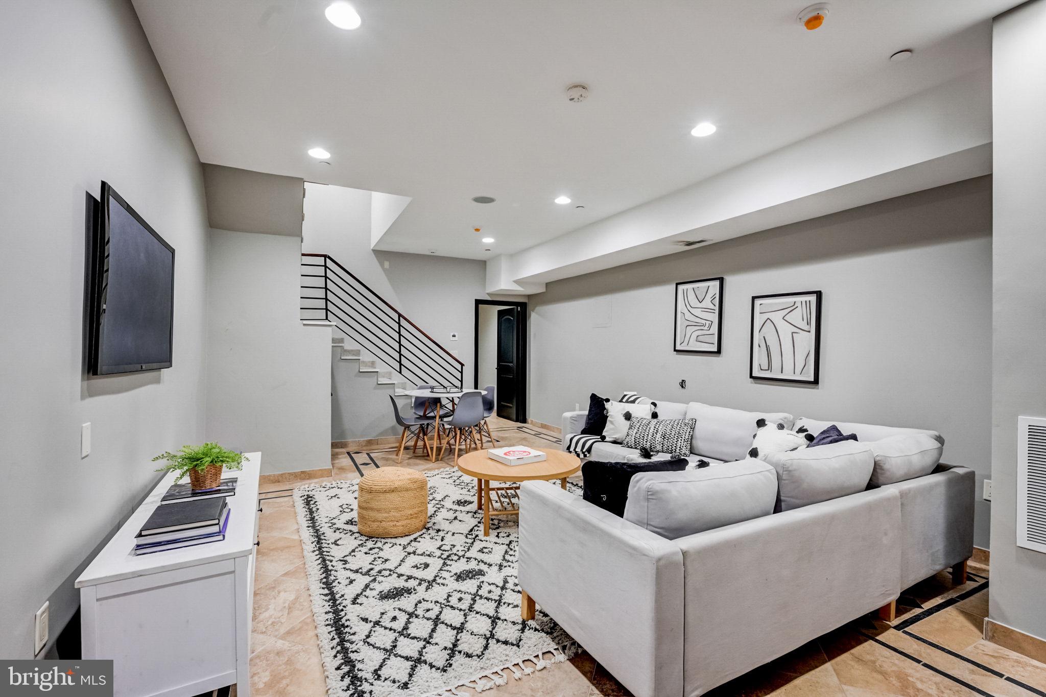 GRADUATE HOSPITAL - Residential