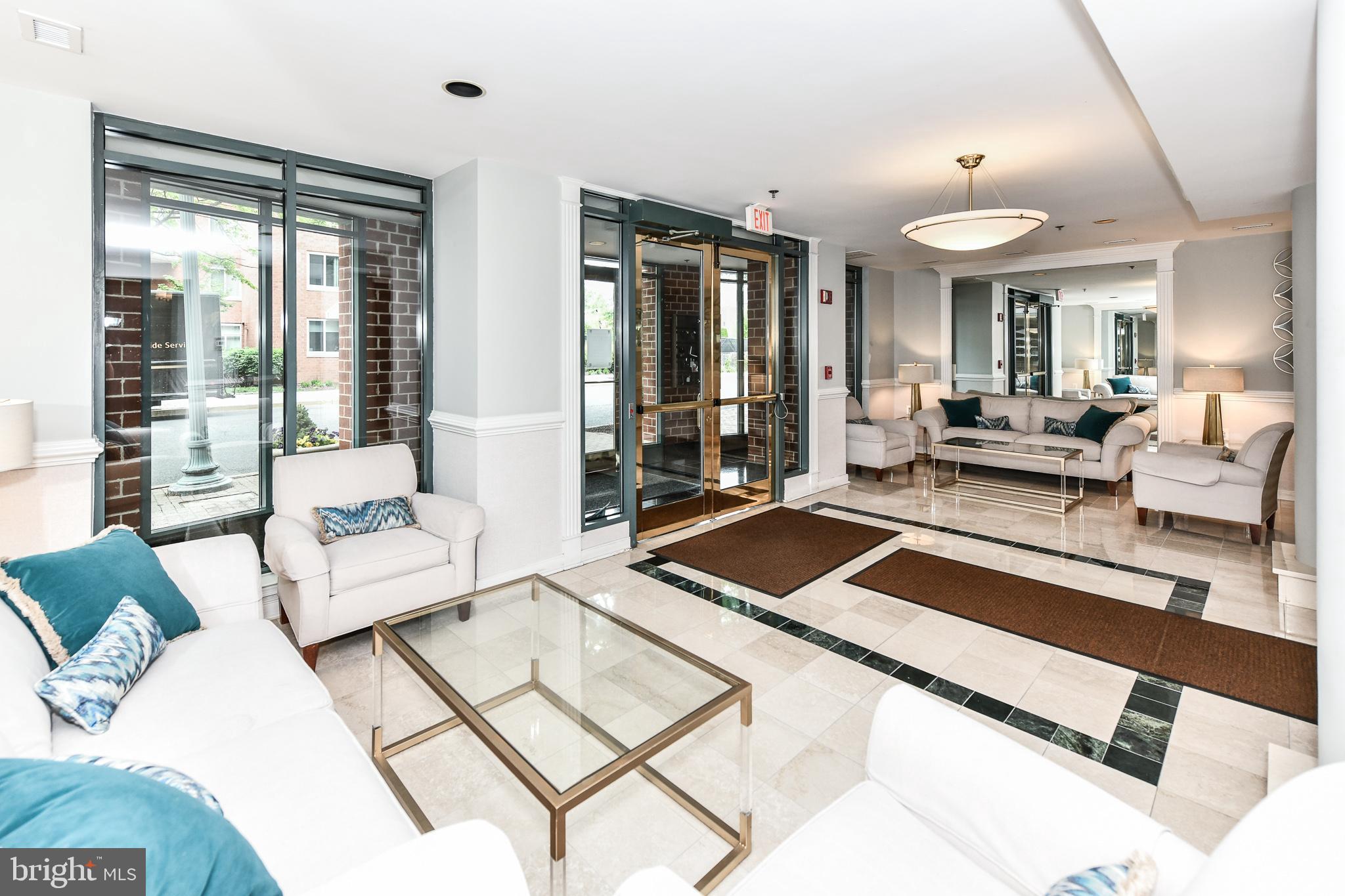 WINDSOR PLAZA - Residential Lease