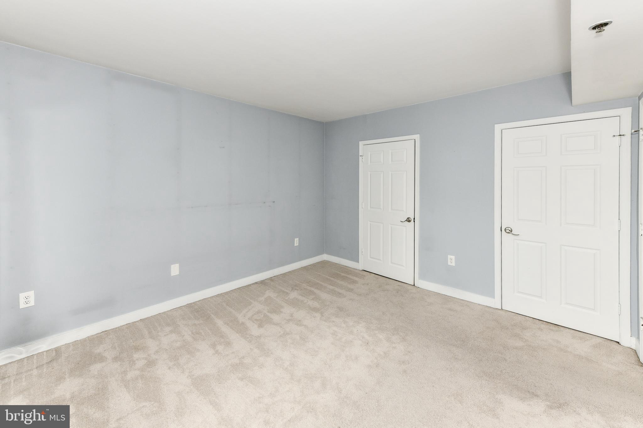 WINDSOR PLAZA - Residential Lease