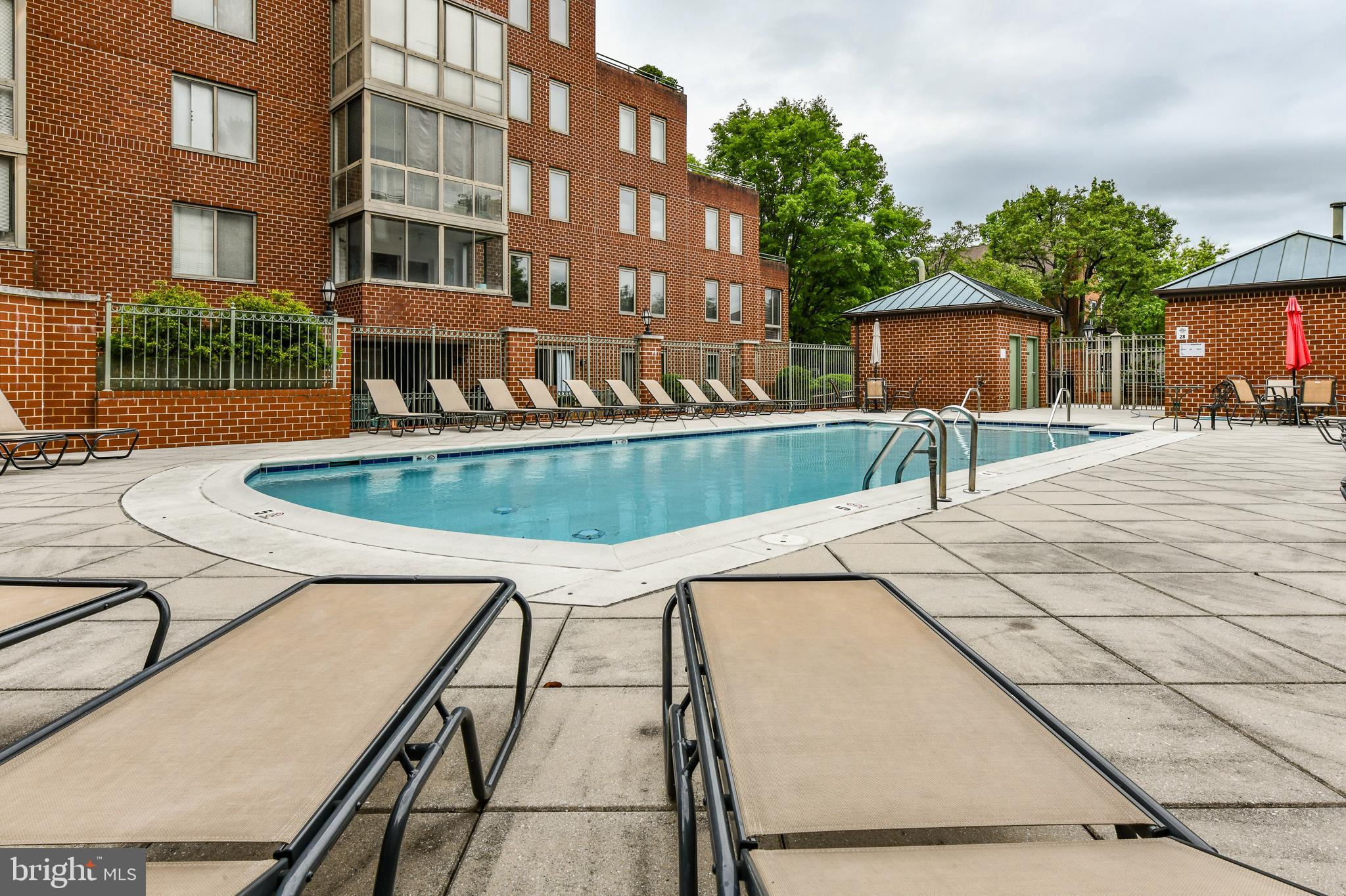 WINDSOR PLAZA - Residential Lease