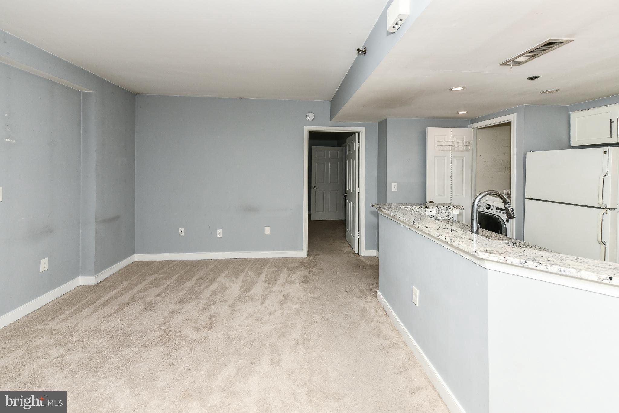 WINDSOR PLAZA - Residential Lease