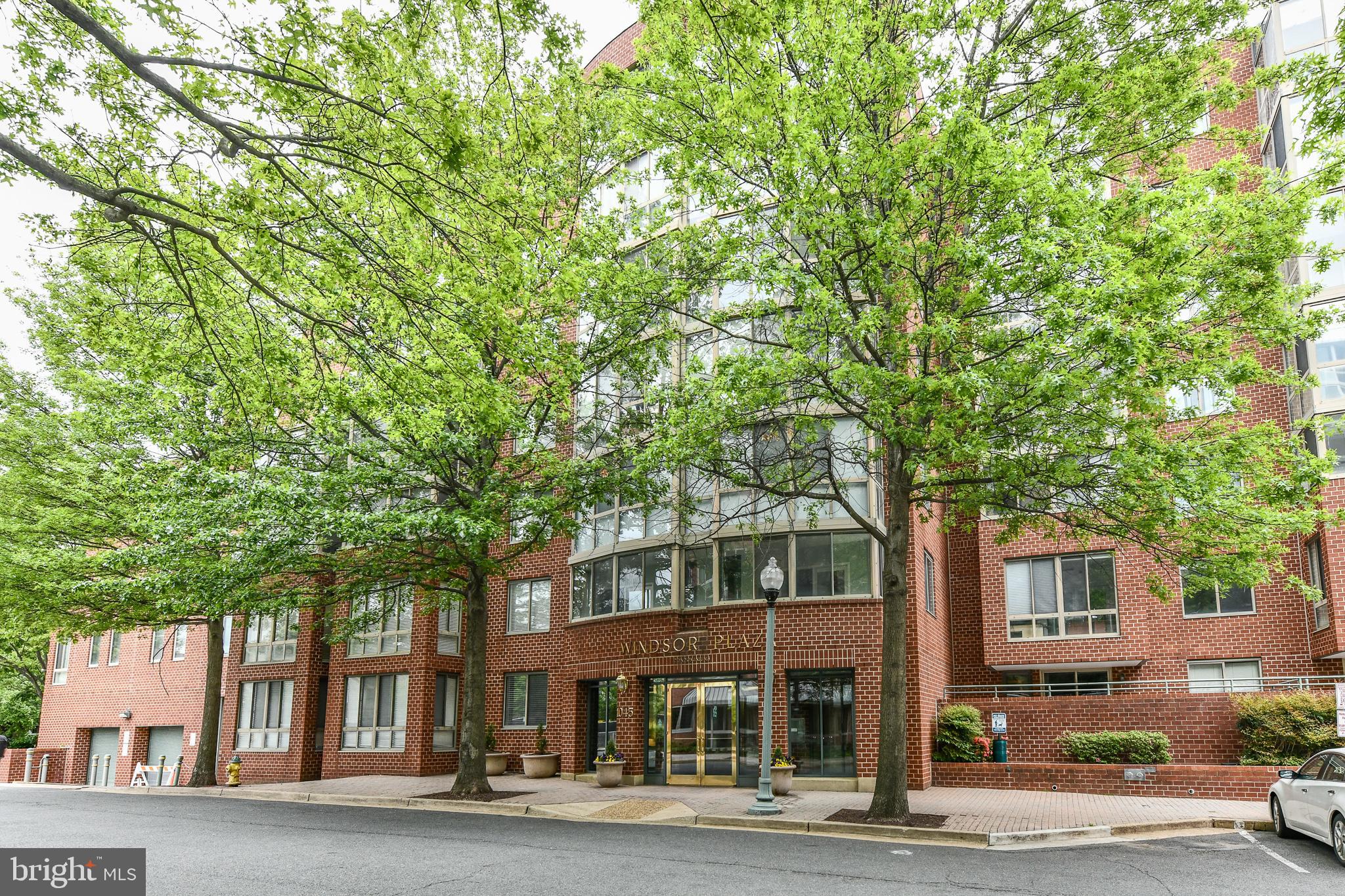 WINDSOR PLAZA - Residential Lease