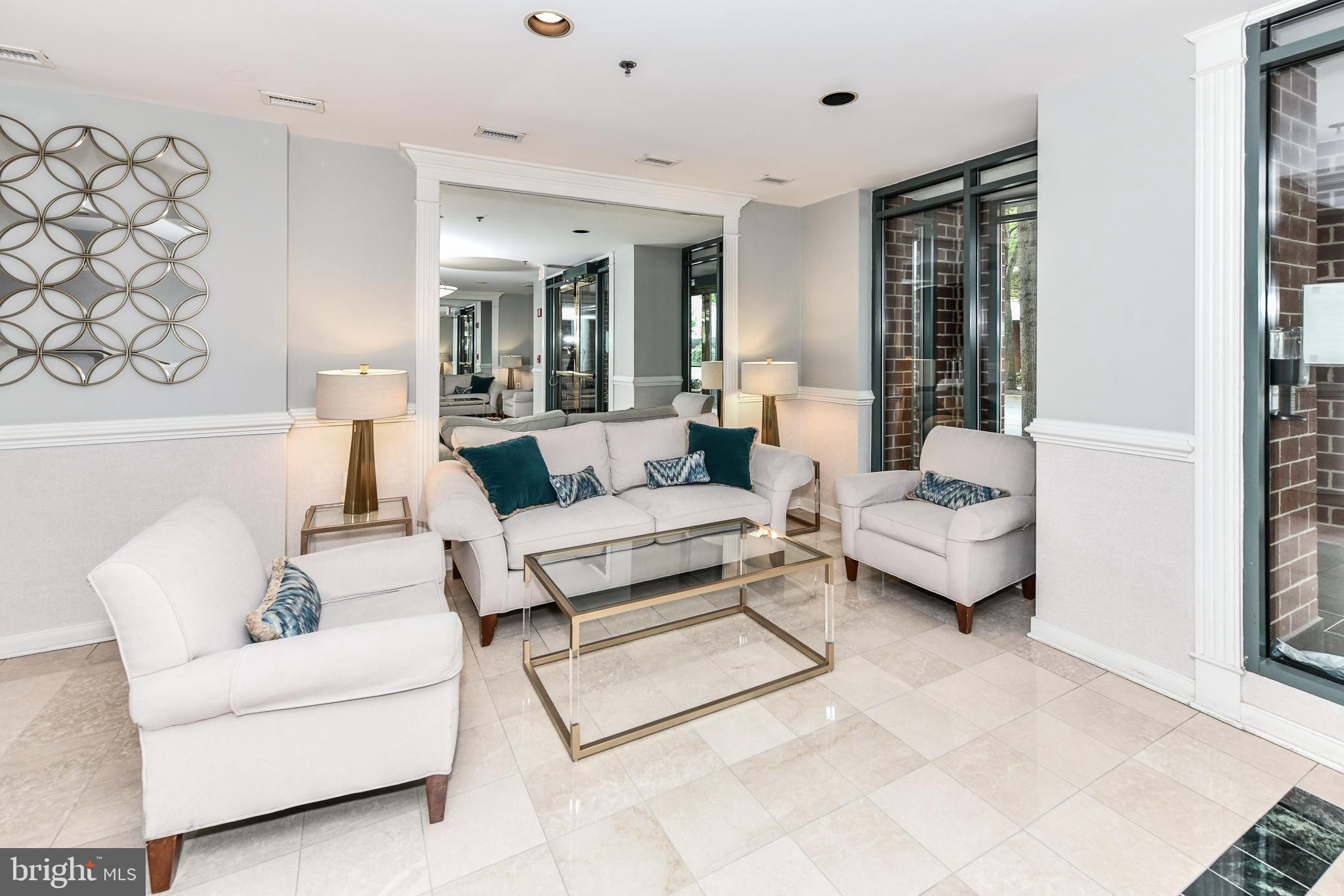 WINDSOR PLAZA - Residential Lease