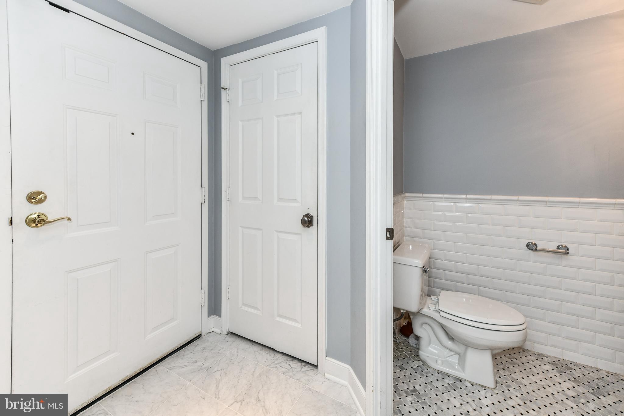 WINDSOR PLAZA - Residential Lease