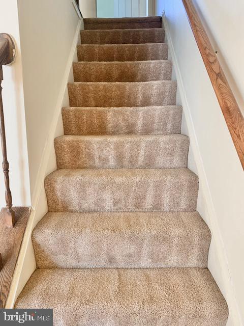 DERWOOD STATION - Residential Lease