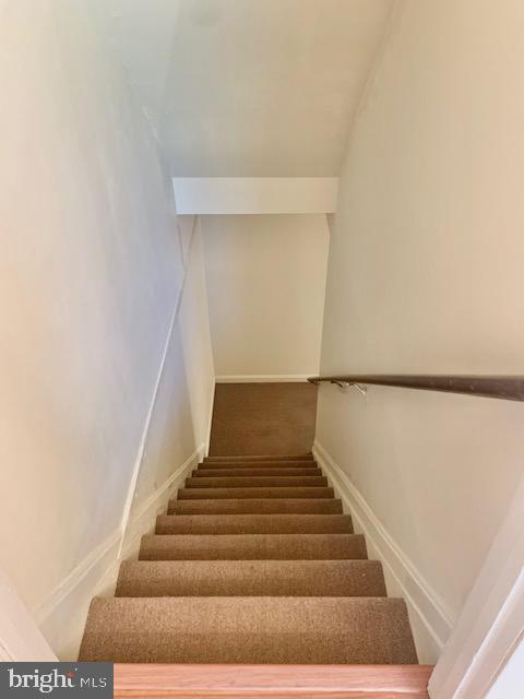 DERWOOD STATION - Residential Lease