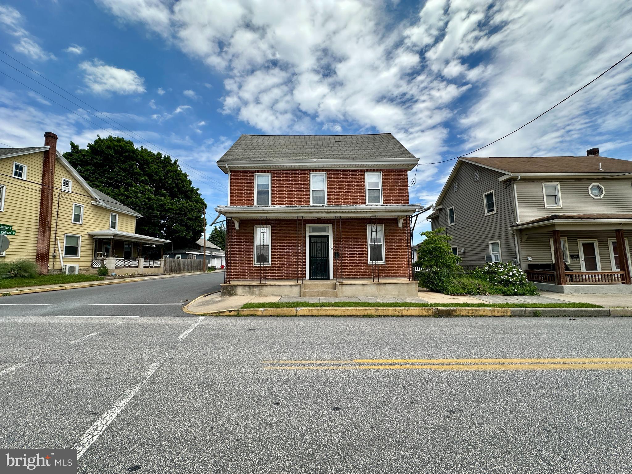 440 N RAILROAD STREET