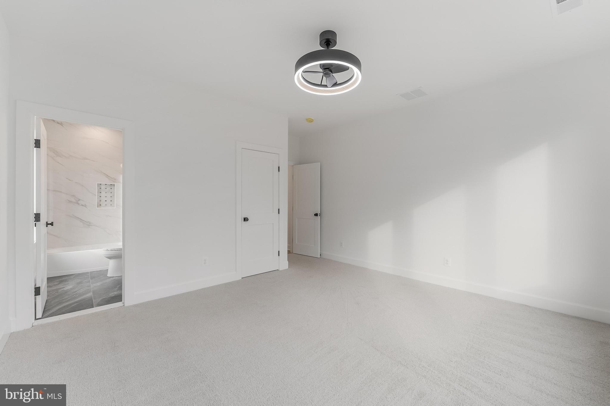 GREEN ACRES - Residential