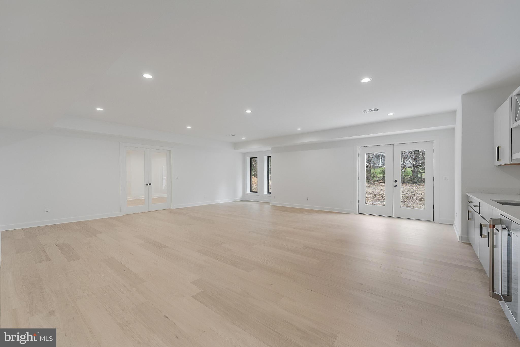 GREEN ACRES - Residential