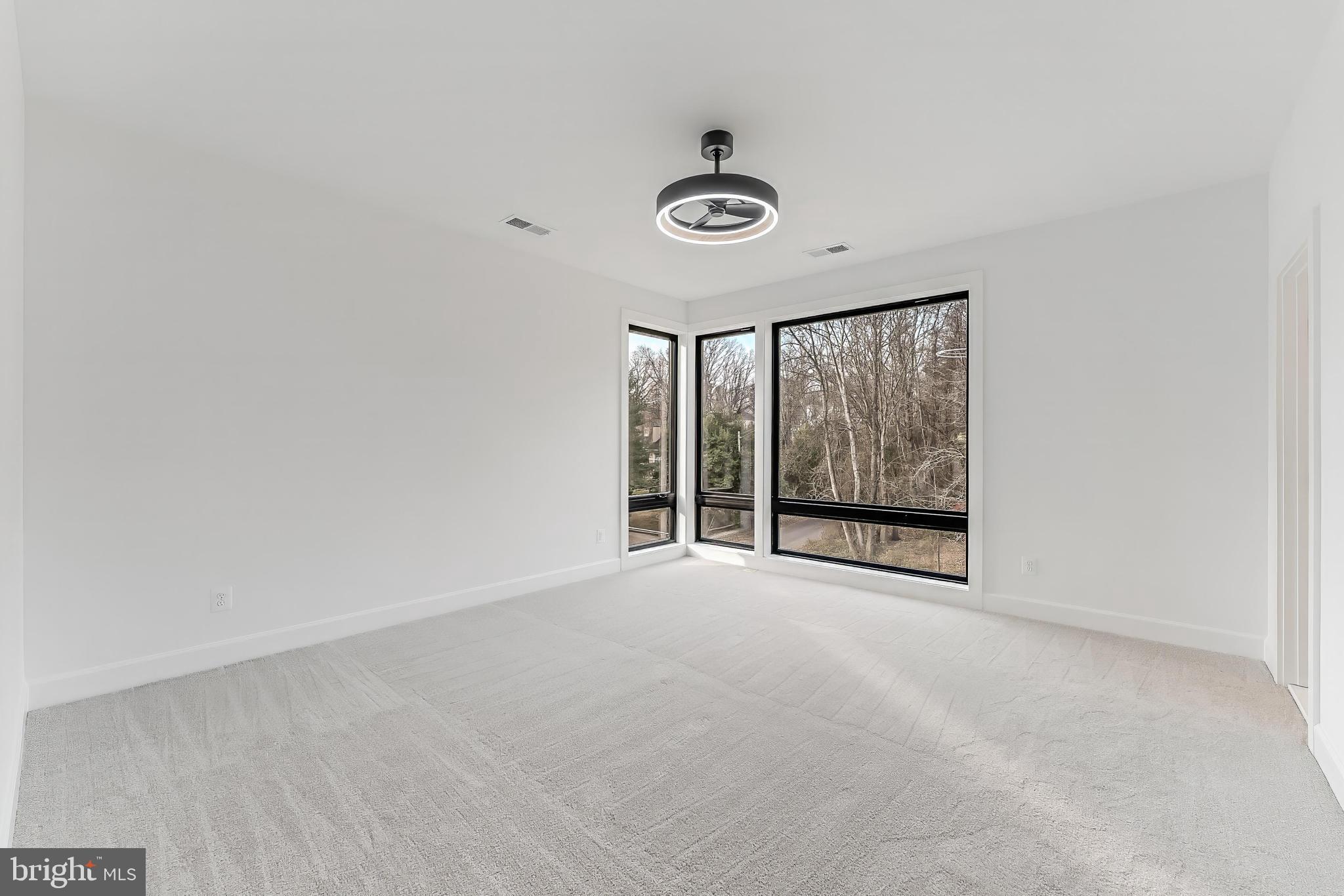 GREEN ACRES - Residential